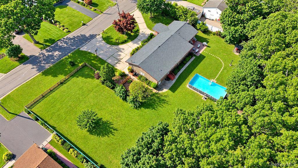 Single Family Linden Lane  Suffolk County, NY 11967, MLS-1045634-27