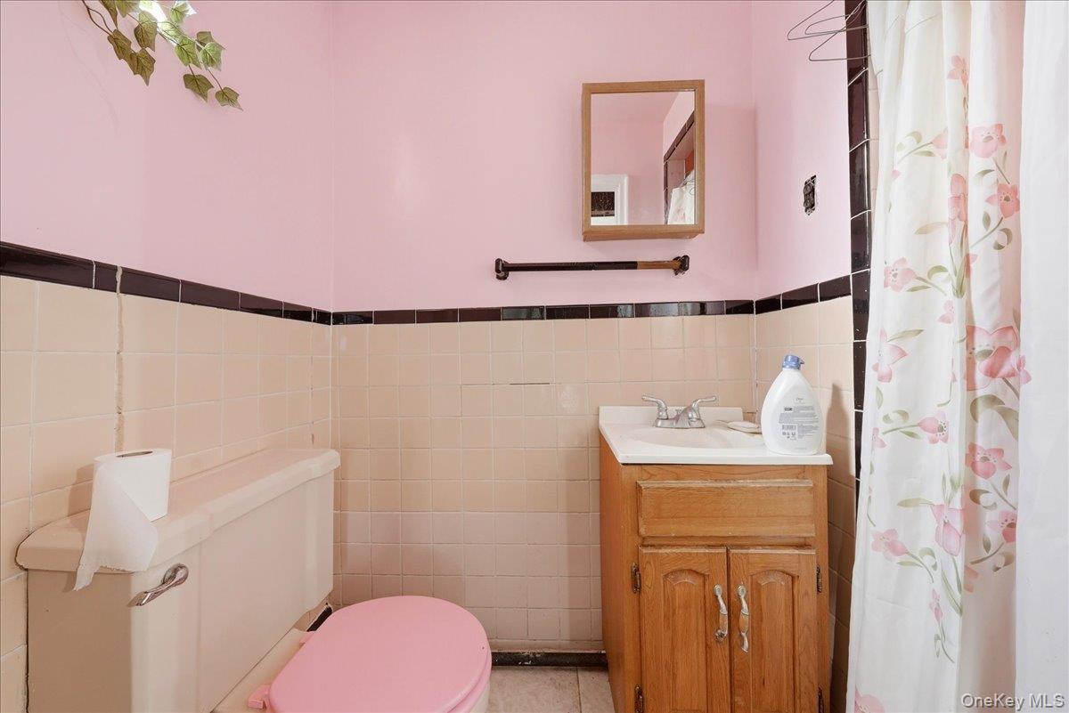 Single Family Grace Avenue Bronx, NY 10466, MLS-1045635-16