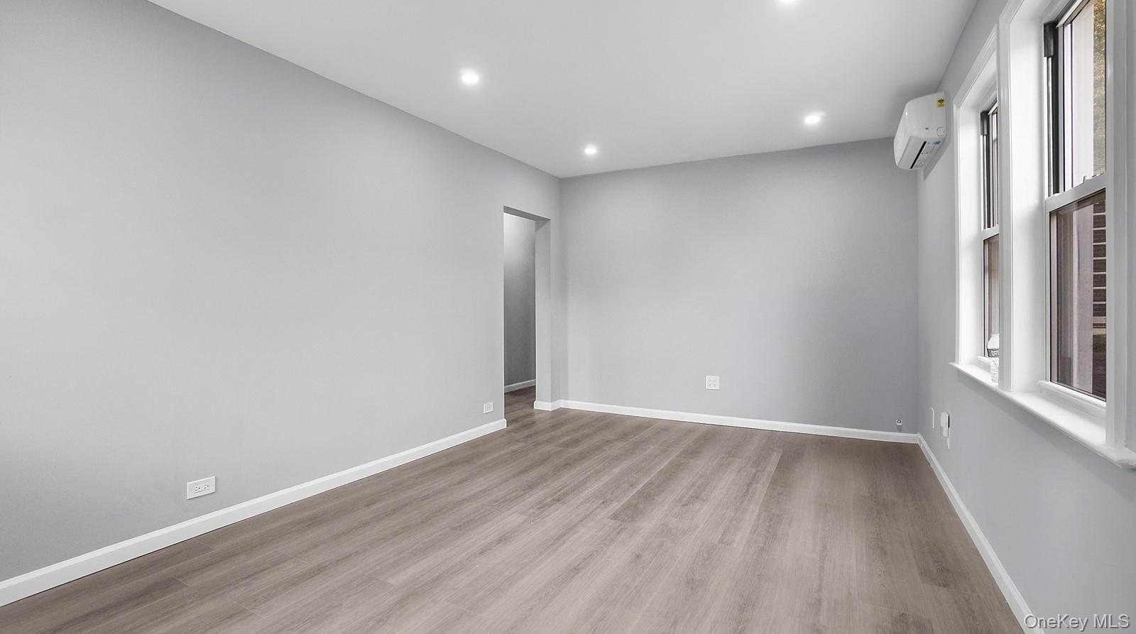 Single Family Paulding Avenue  Bronx, NY 10469, MLS-1045647-16