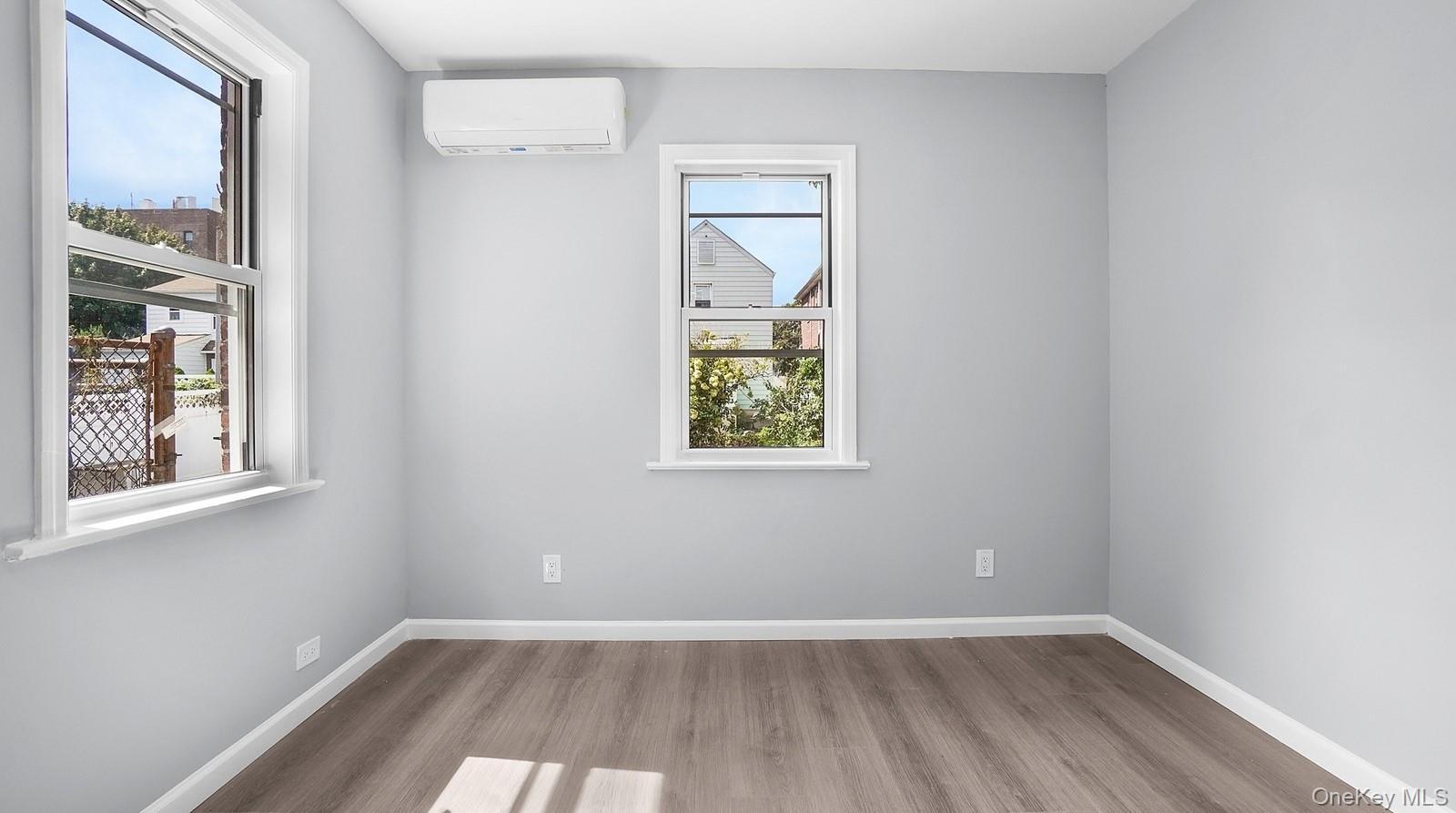 Single Family Paulding Avenue  Bronx, NY 10469, MLS-1045647-17