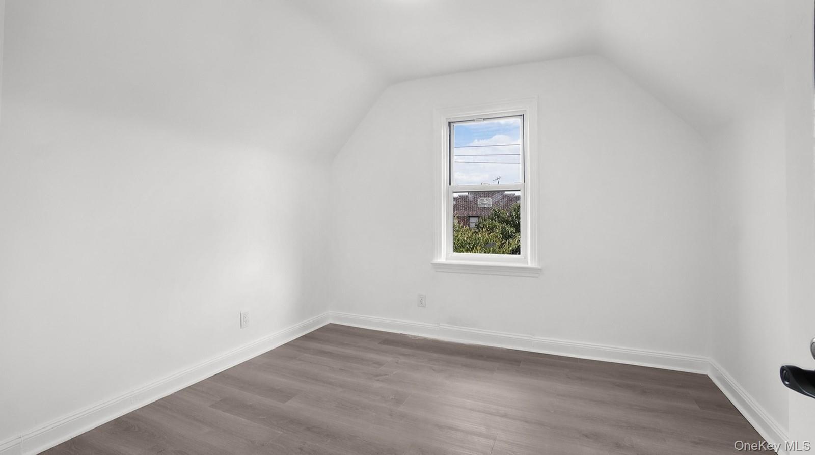 Single Family Paulding Avenue  Bronx, NY 10469, MLS-1045647-18