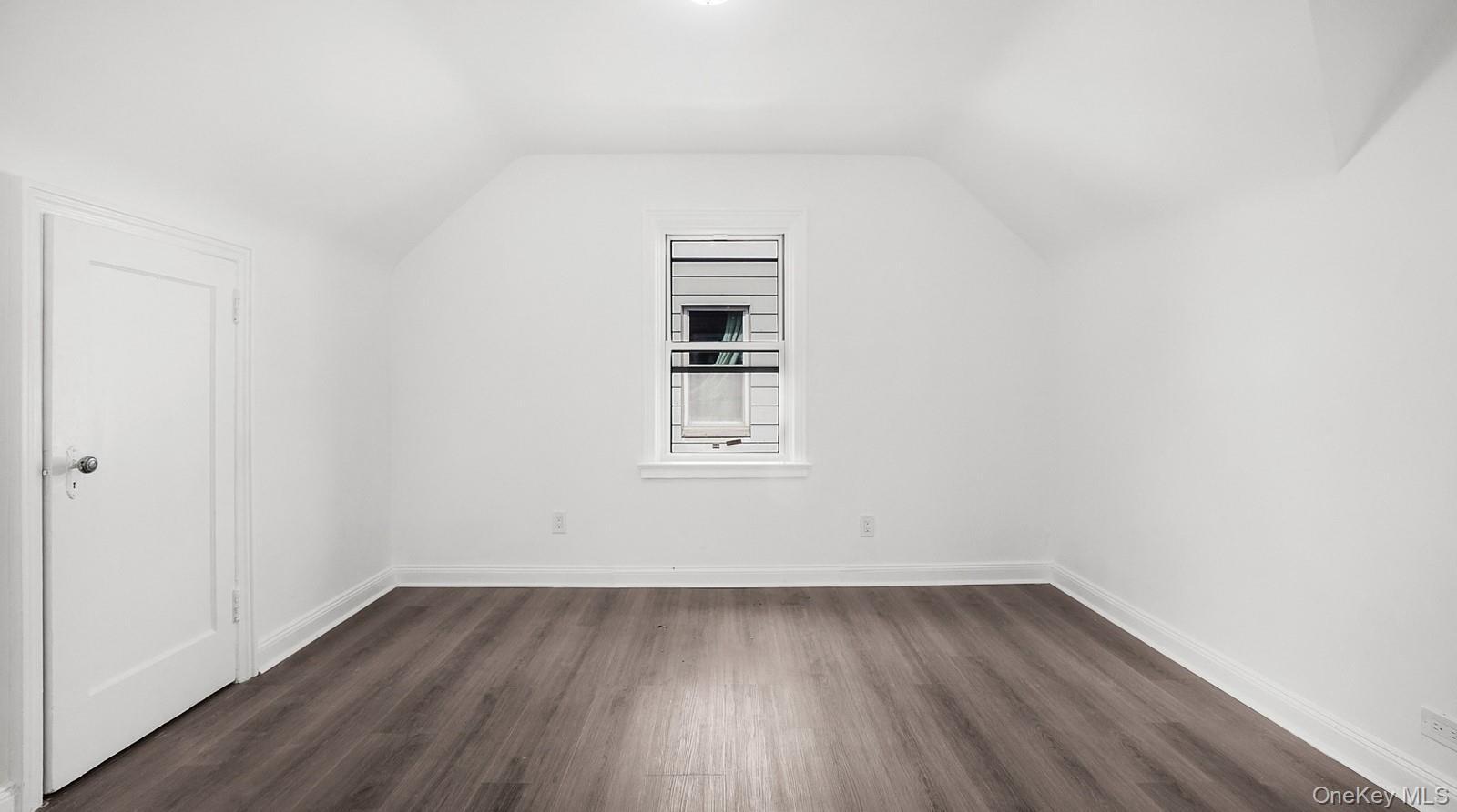 Single Family Paulding Avenue  Bronx, NY 10469, MLS-1045647-19