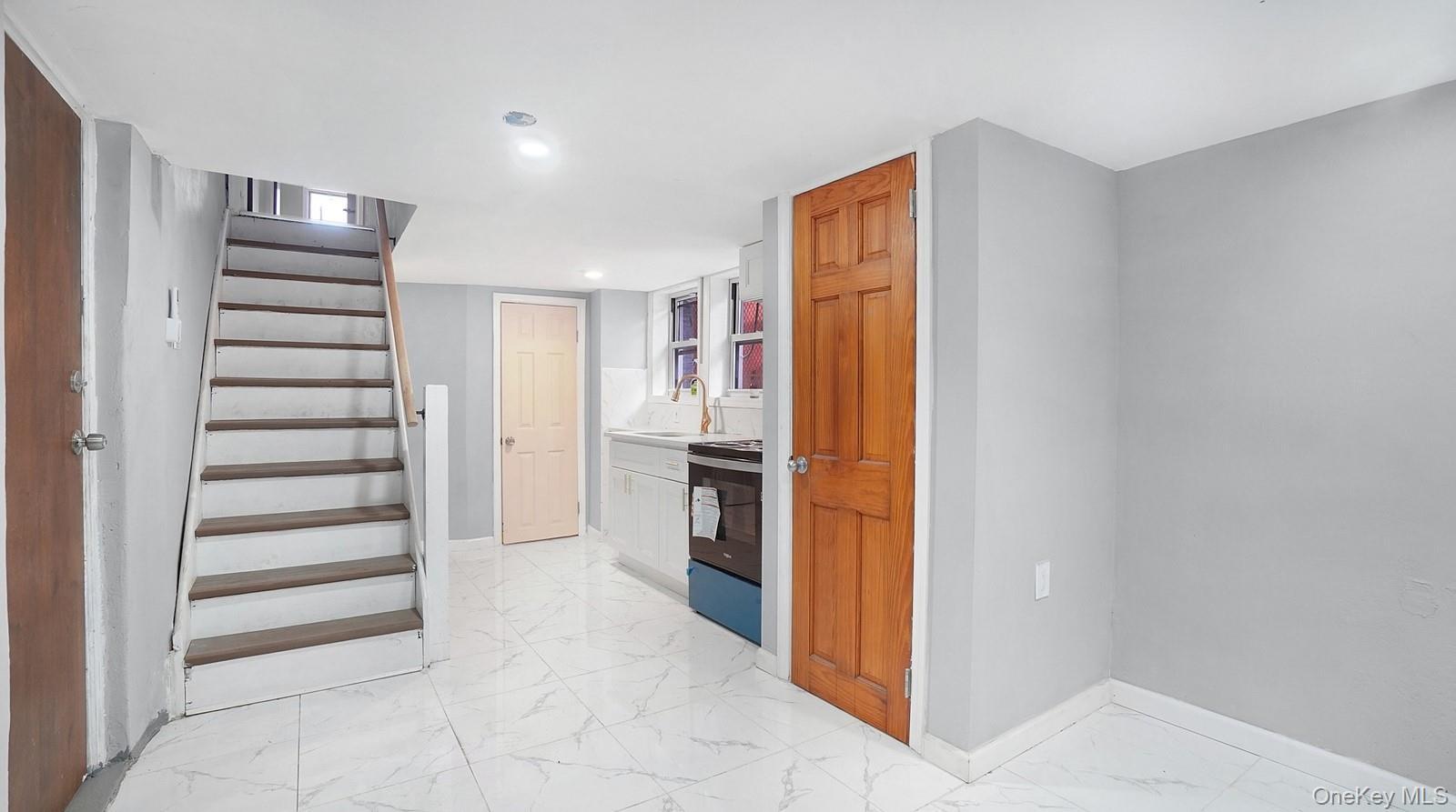 Single Family Paulding Avenue  Bronx, NY 10469, MLS-1045647-20