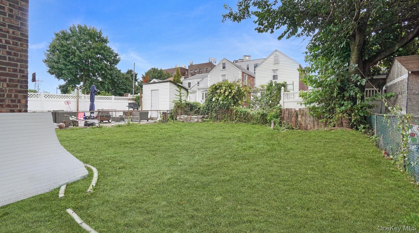 Single Family Paulding Avenue  Bronx, NY 10469, MLS-1045647-30
