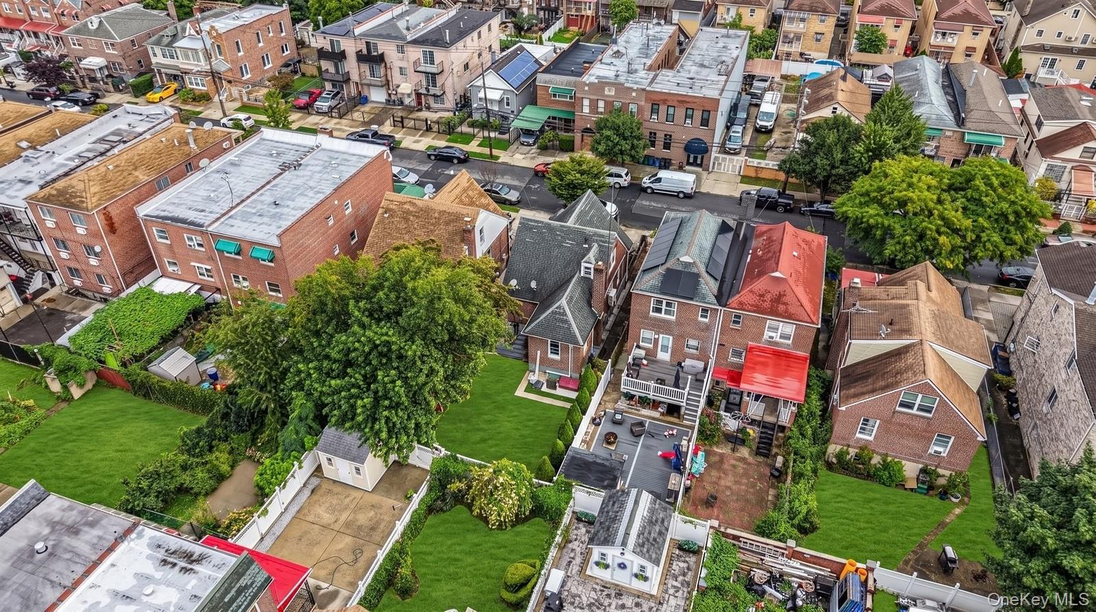 Single Family Paulding Avenue  Bronx, NY 10469, MLS-1045647-33