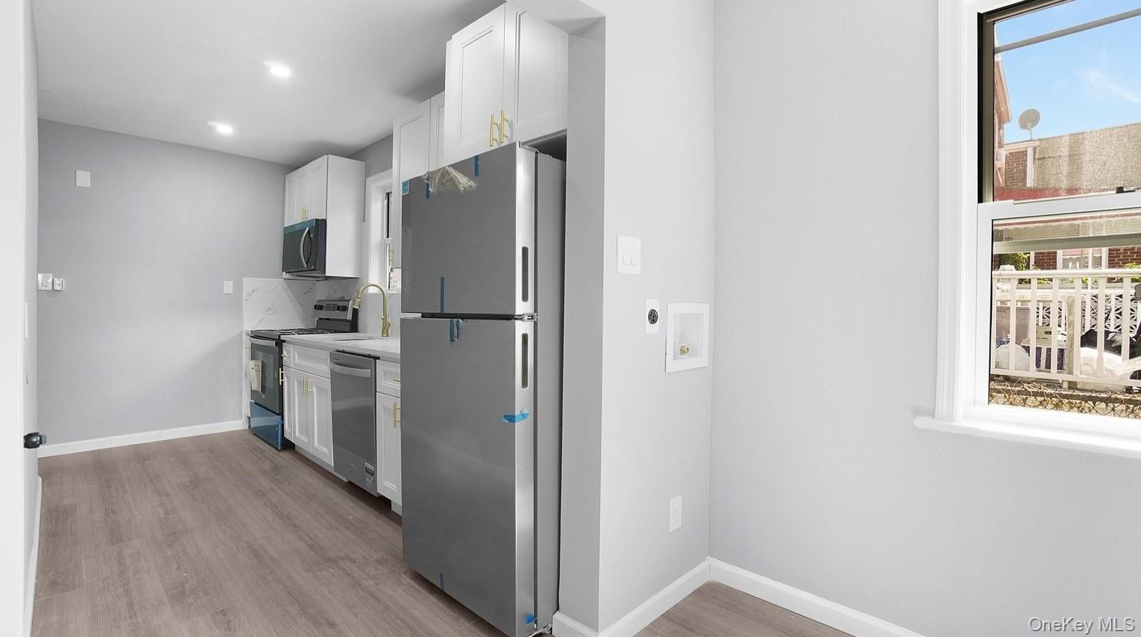 Single Family Paulding Avenue  Bronx, NY 10469, MLS-1045647-4