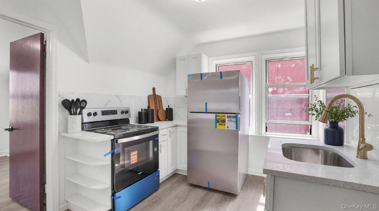 Single Family Paulding Avenue  Bronx, NY 10469, MLS-1045647-5