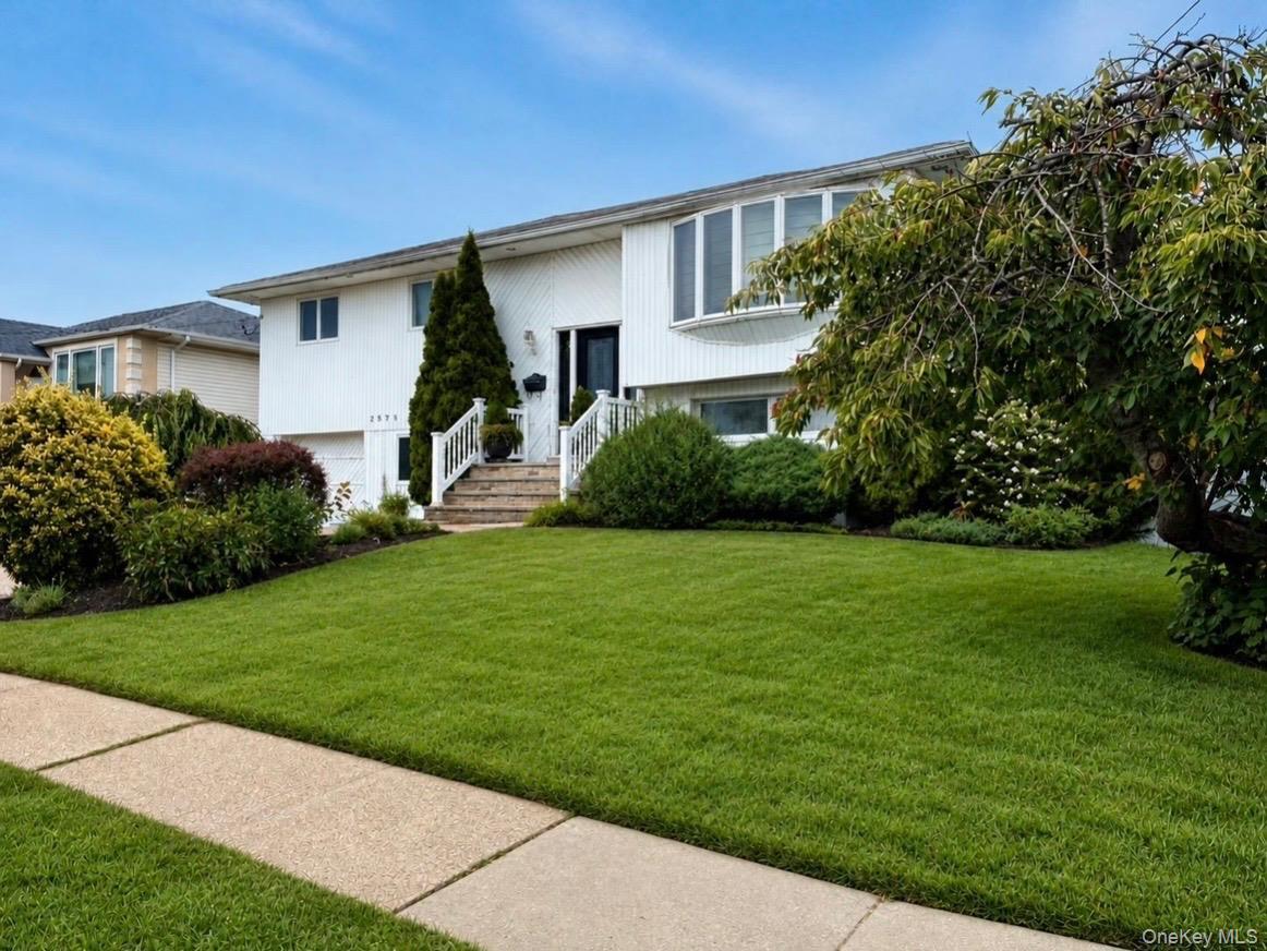 Single Family Harvard Lane  Nassau County, NY 11783, MLS-1045664-8