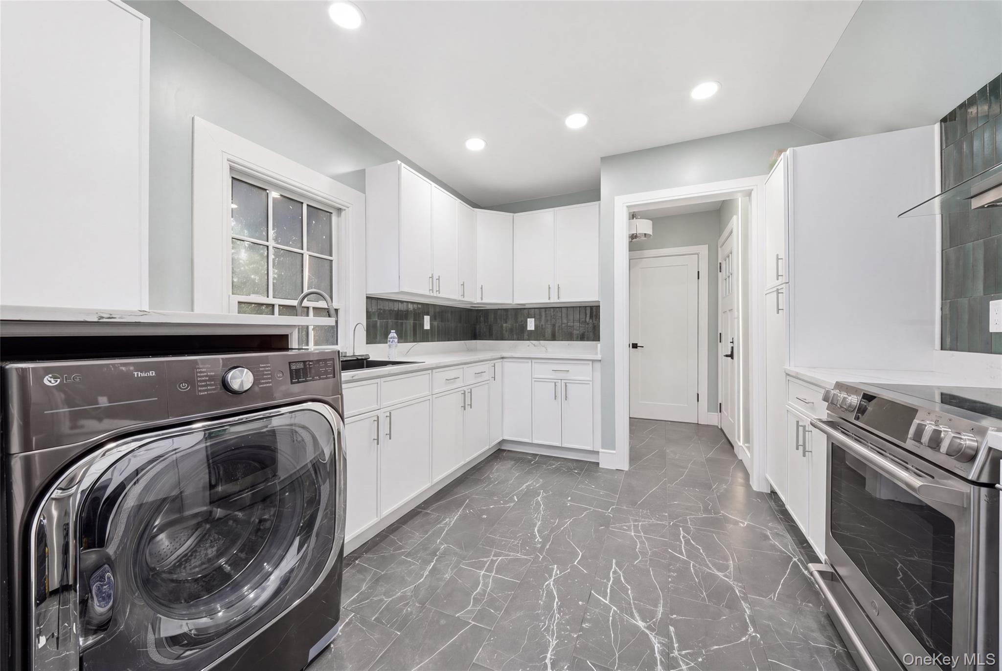 Single Family Nassau Drive Nassau County, NY 11021, MLS-1045680-26