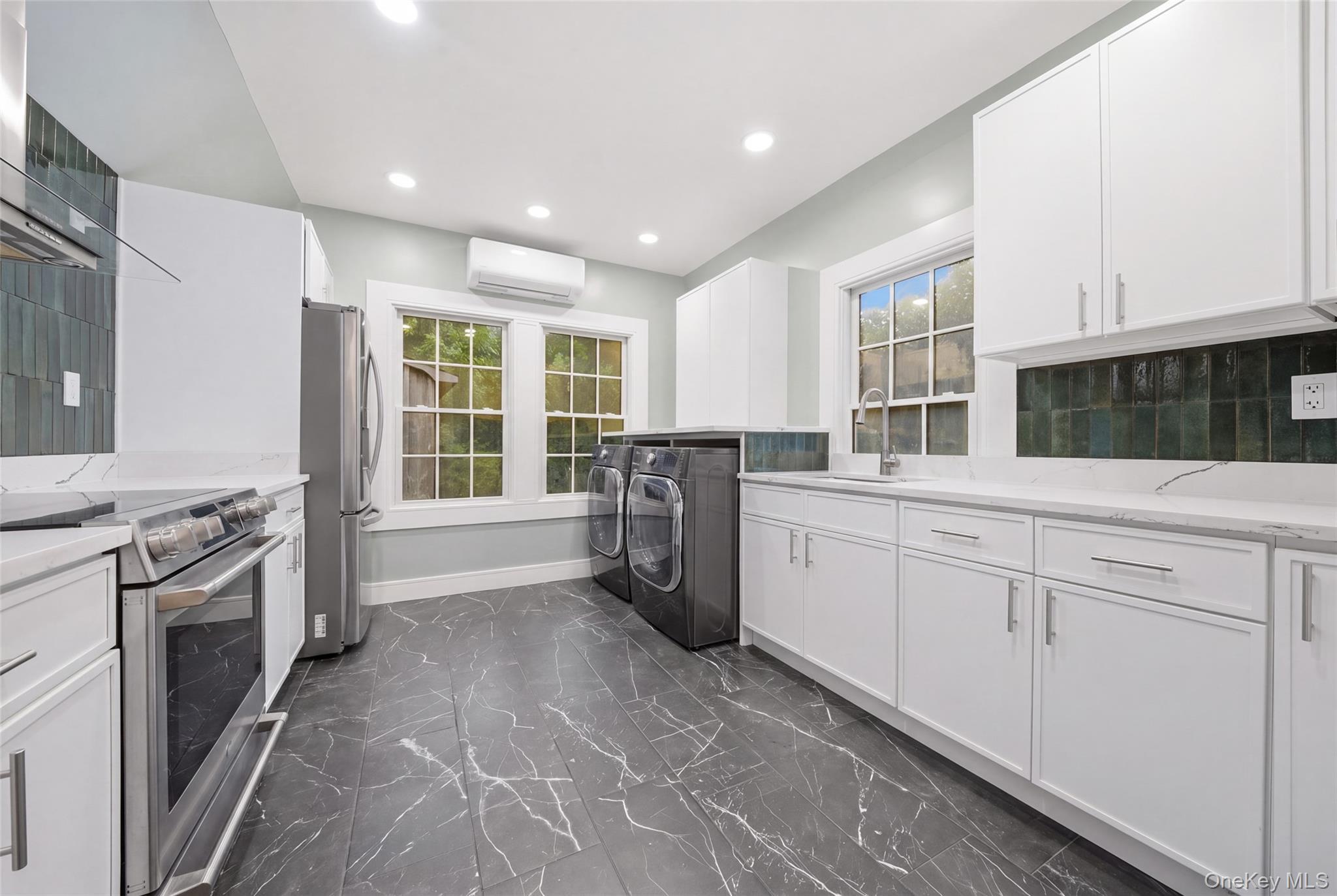 Single Family Nassau Drive Nassau County, NY 11021, MLS-1045680-27