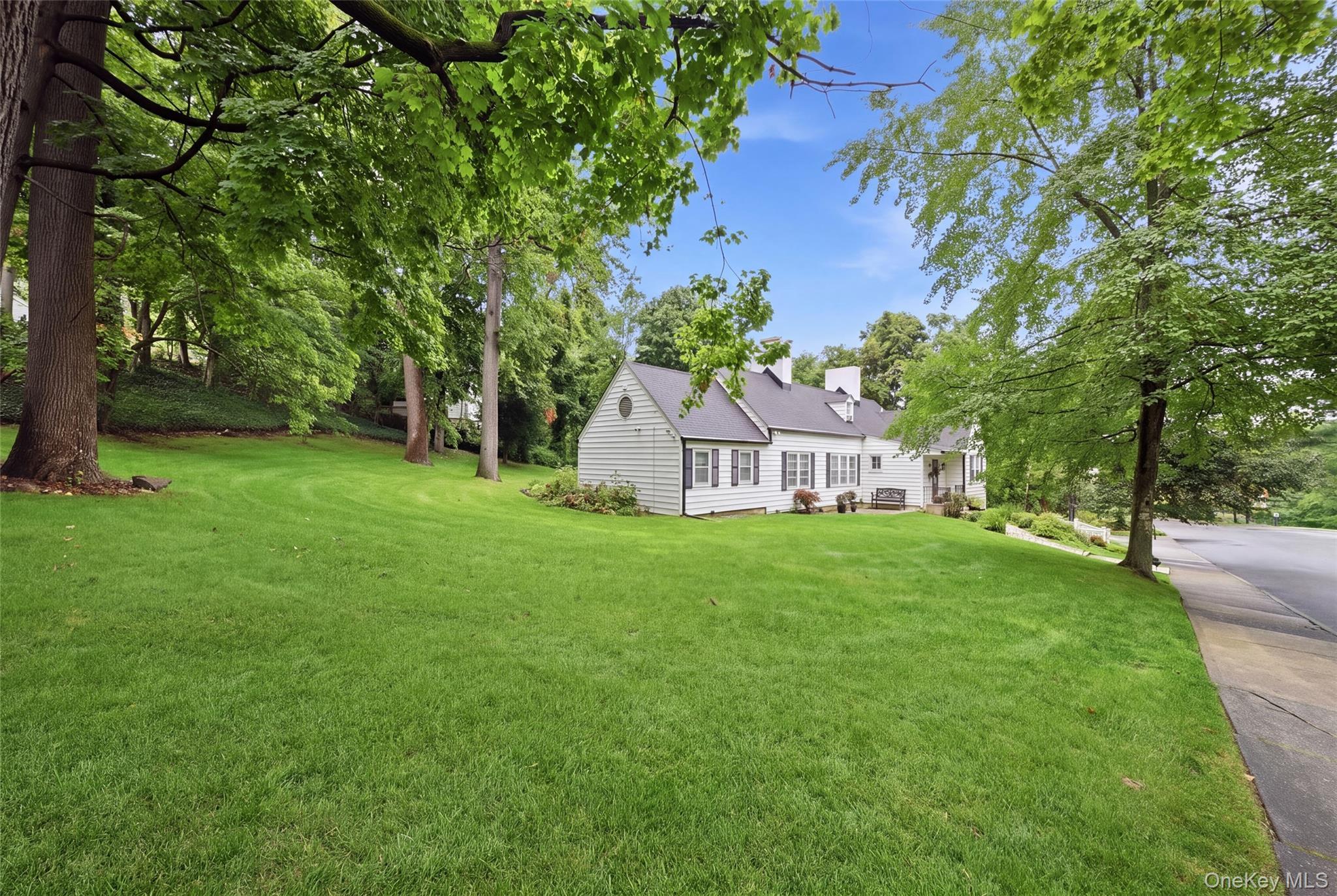Single Family Nassau Drive Nassau County, NY 11021, MLS-1045680-28