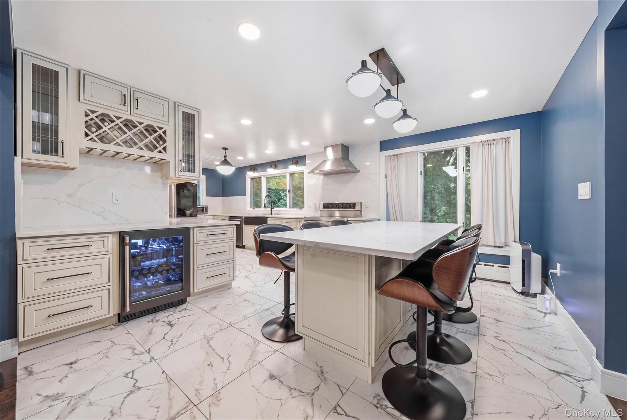 Single Family Nassau Drive Nassau County, NY 11021, MLS-1045680-8