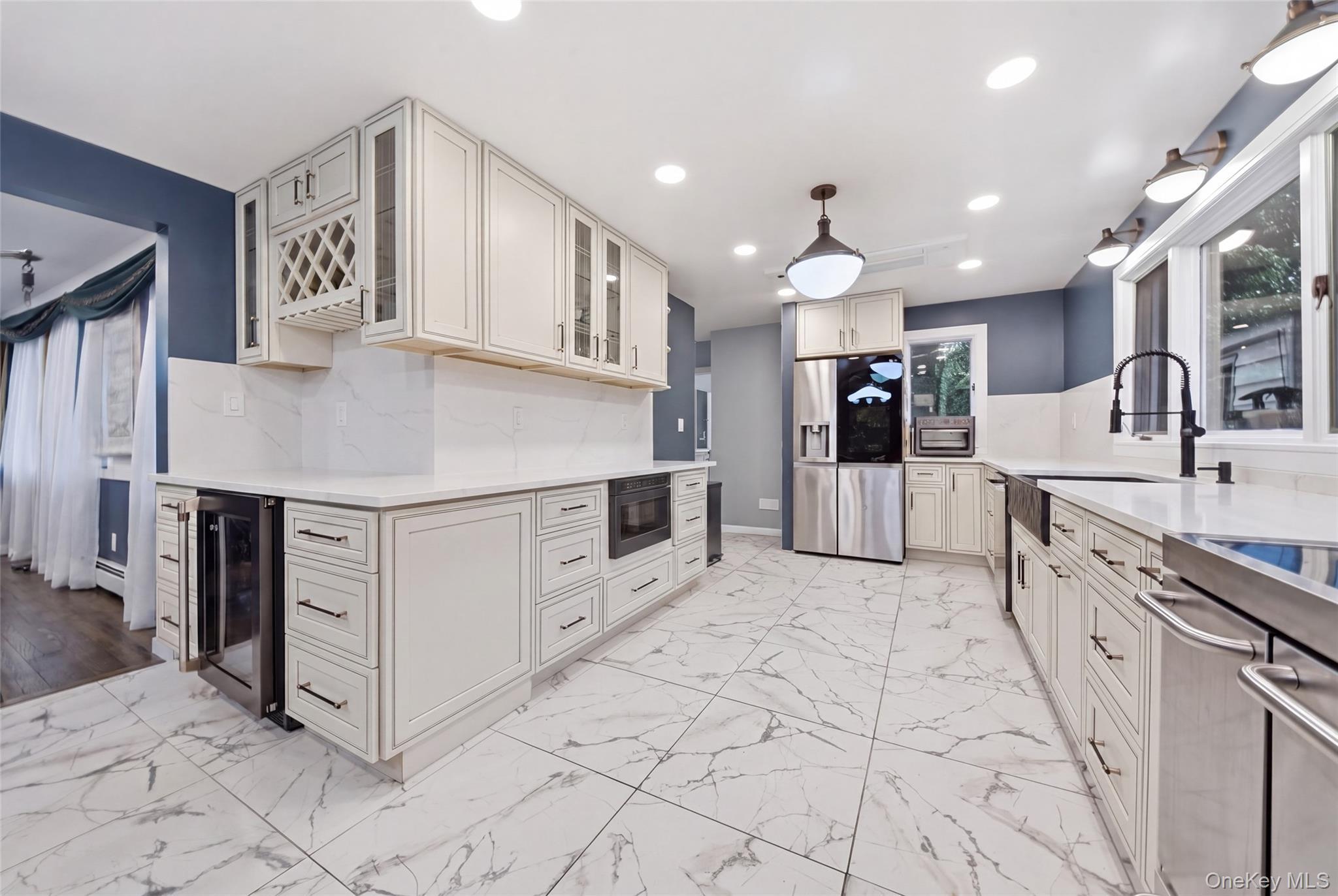 Single Family Nassau Drive Nassau County, NY 11021, MLS-1045680-9