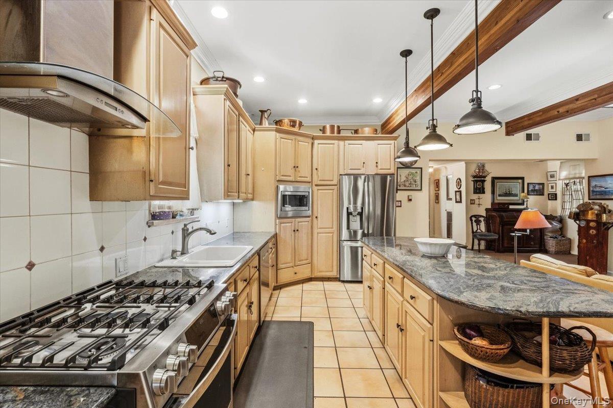 Single Family Stuart Avenue  Suffolk County, NY 11702, MLS-1045695-13
