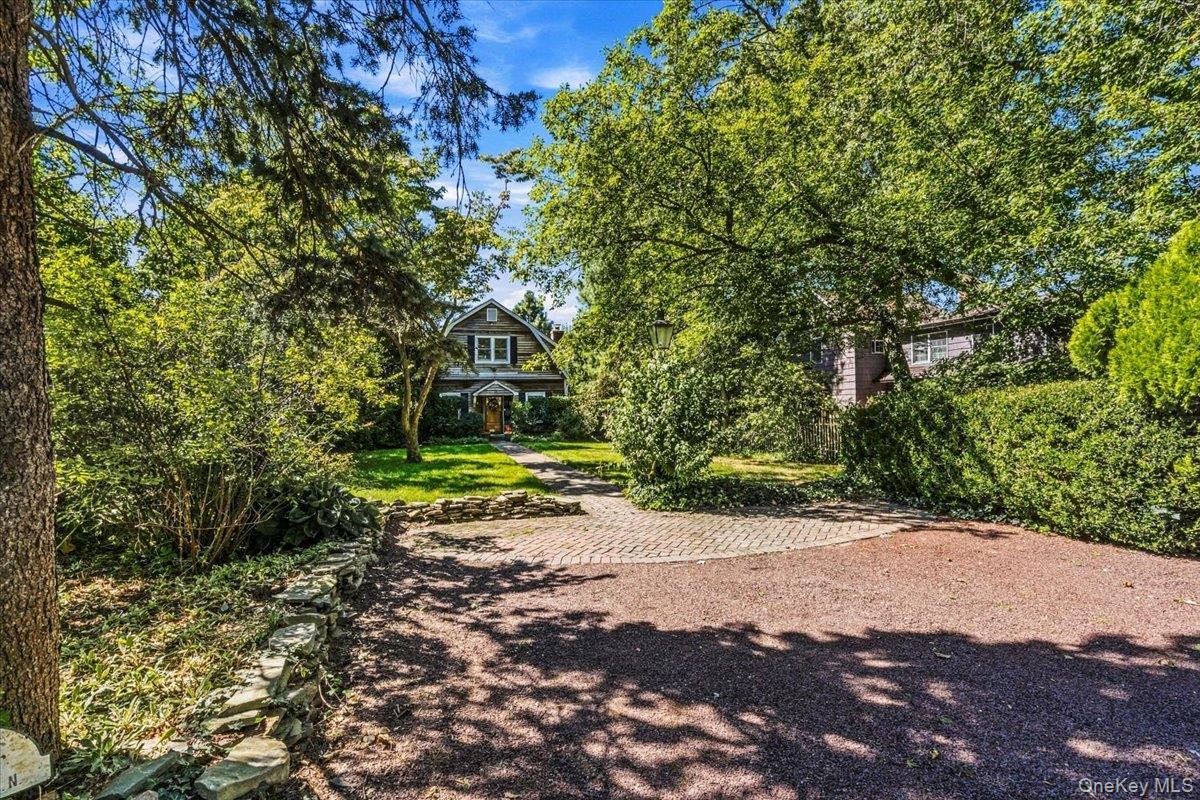 Single Family Stuart Avenue  Suffolk County, NY 11702, MLS-1045695-2
