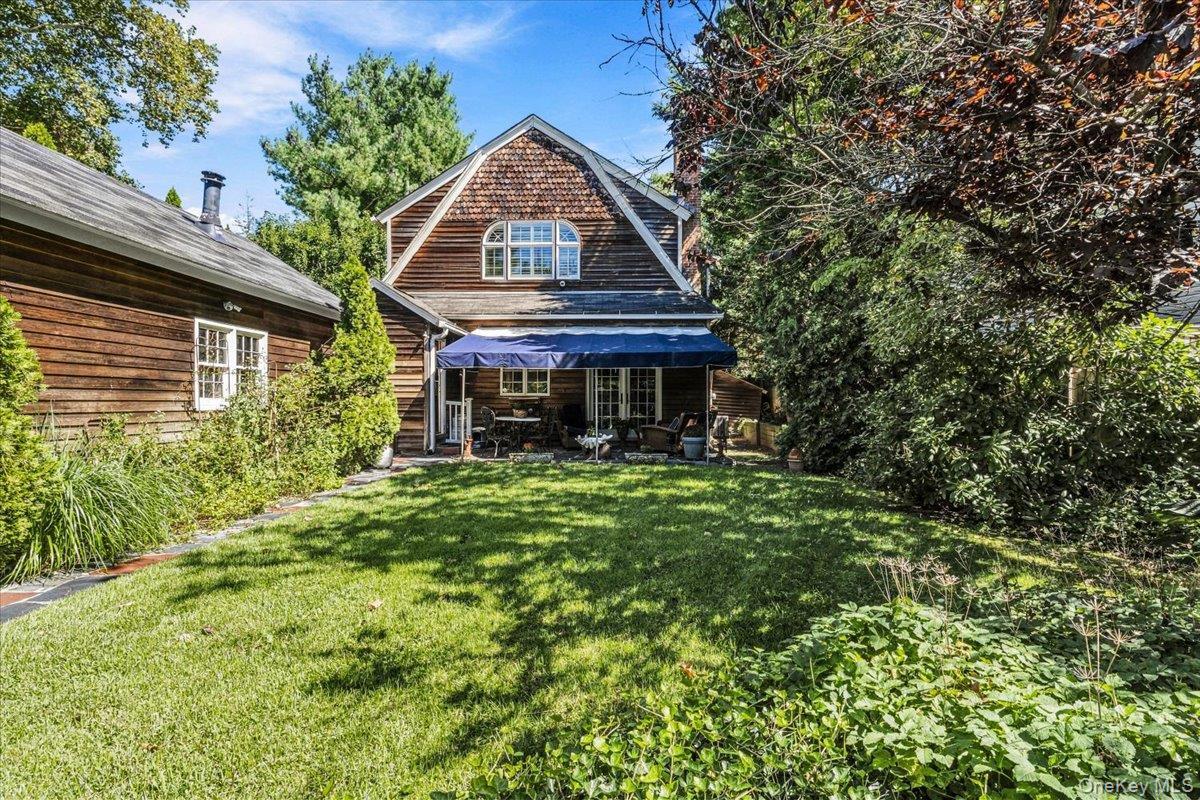 Single Family Stuart Avenue  Suffolk County, NY 11702, MLS-1045695-30