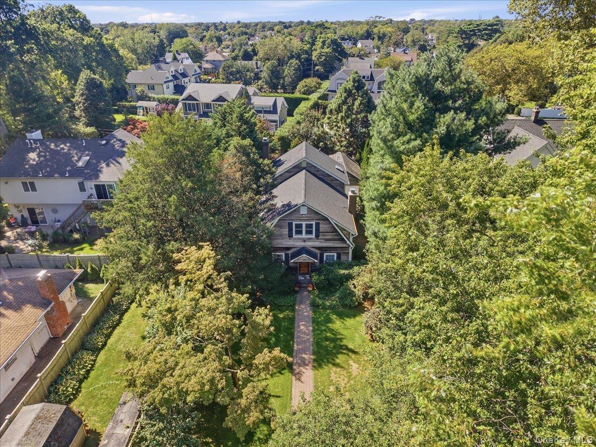 Single Family Stuart Avenue  Suffolk County, NY 11702, MLS-1045695-33