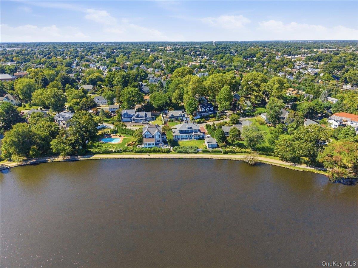 Single Family Stuart Avenue  Suffolk County, NY 11702, MLS-1045695-35