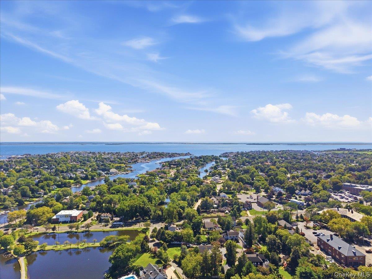 Single Family Stuart Avenue  Suffolk County, NY 11702, MLS-1045695-36