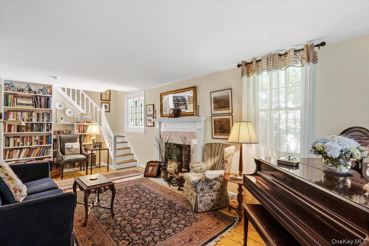 Single Family Stuart Avenue  Suffolk County, NY 11702, MLS-1045695-4
