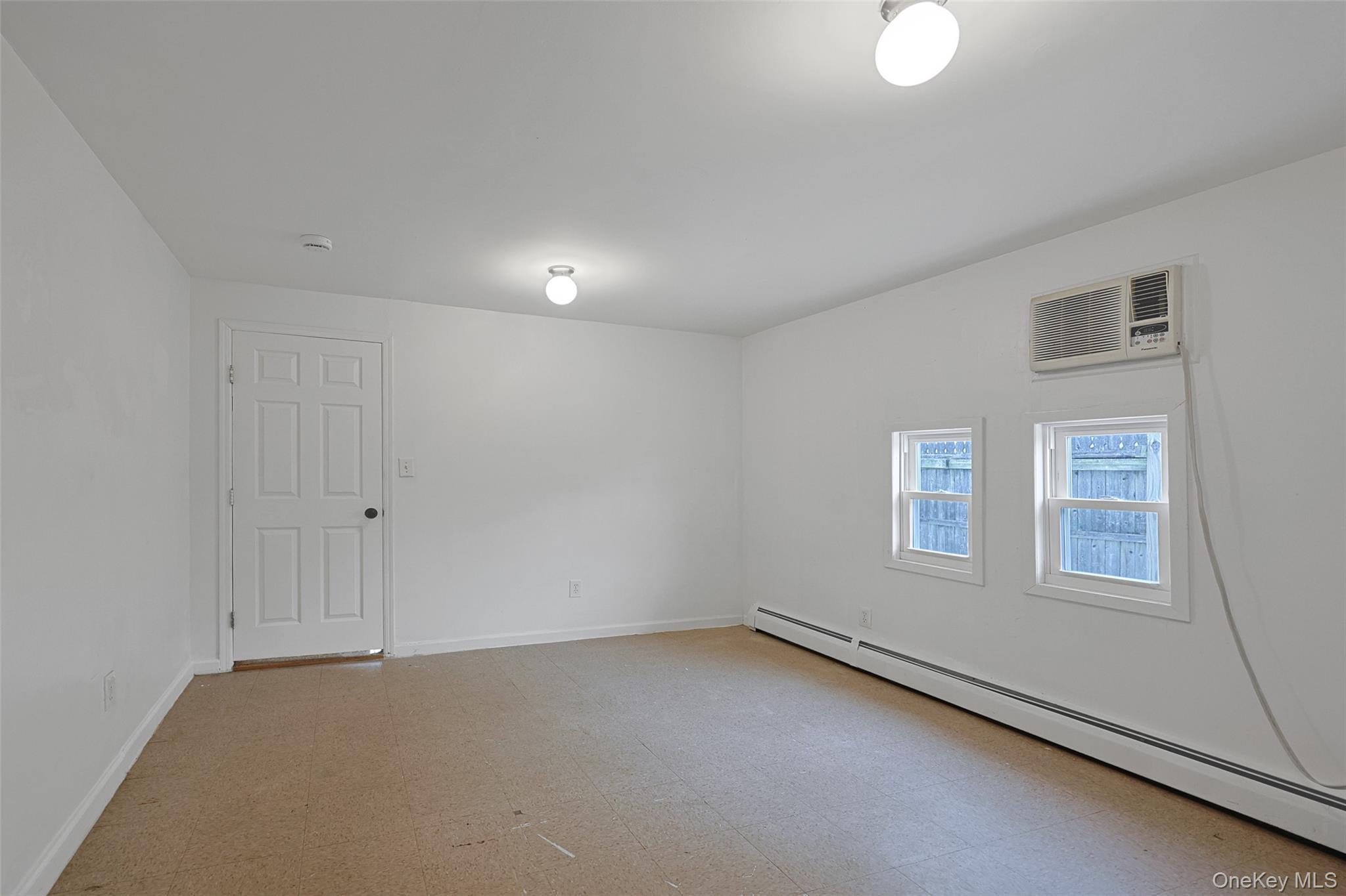Single Family Lantern Road Nassau County, NY 11801, MLS-1045710-13