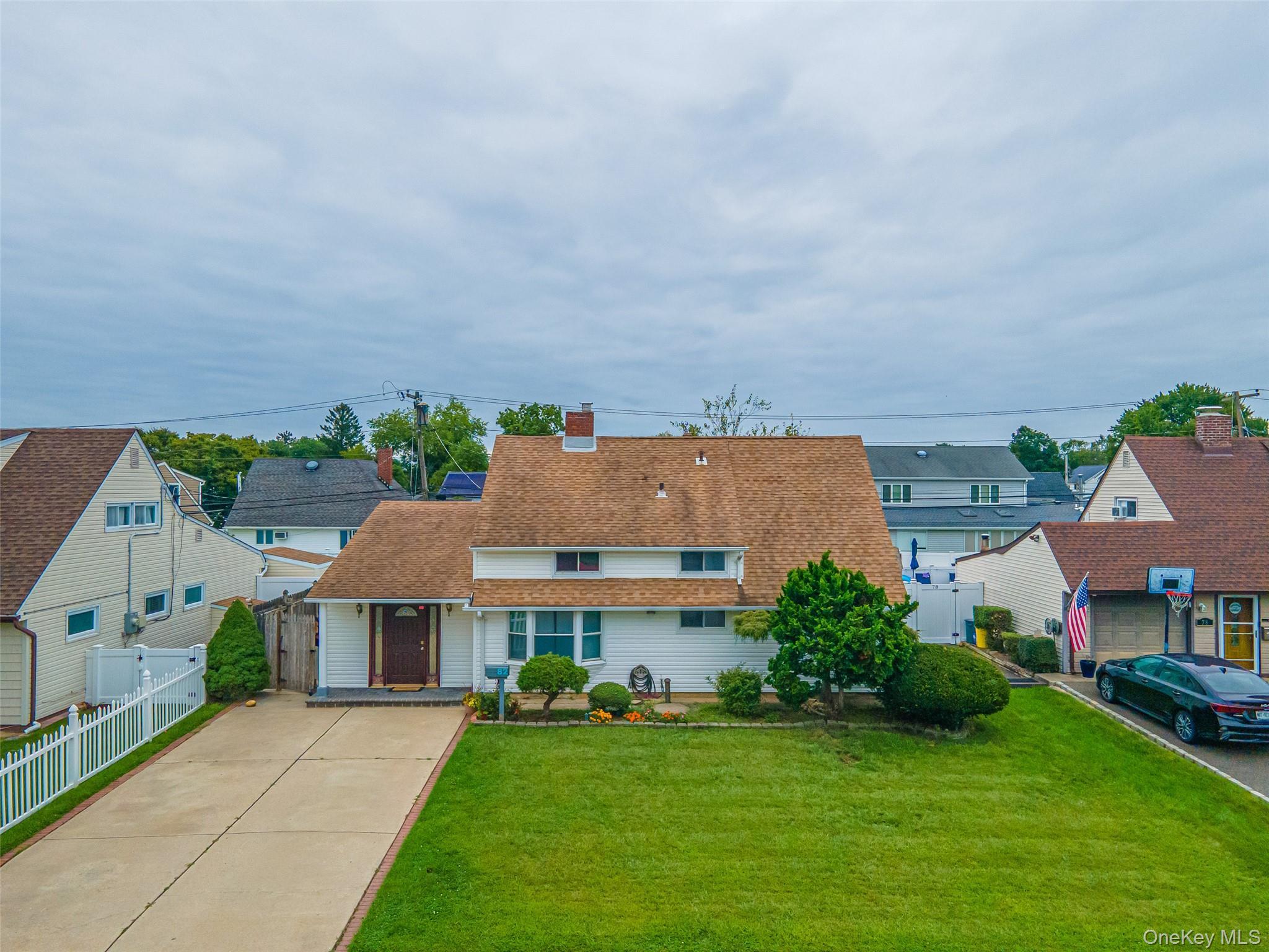 Single Family Lantern Road Nassau County, NY 11801, MLS-1045710-2