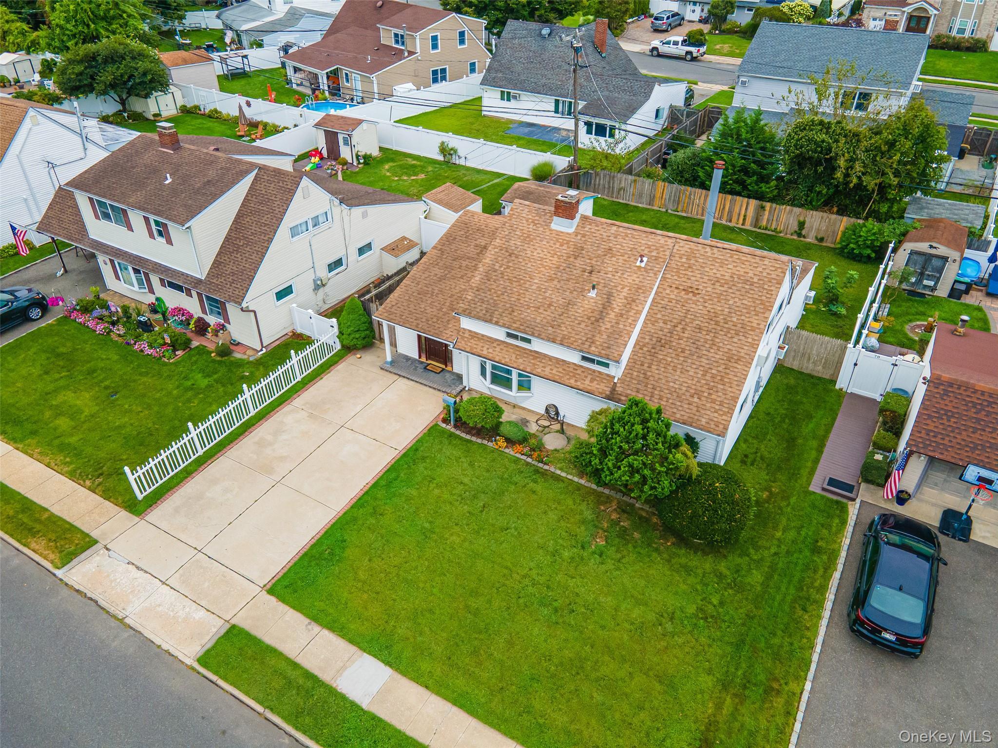 Single Family Lantern Road Nassau County, NY 11801, MLS-1045710-21