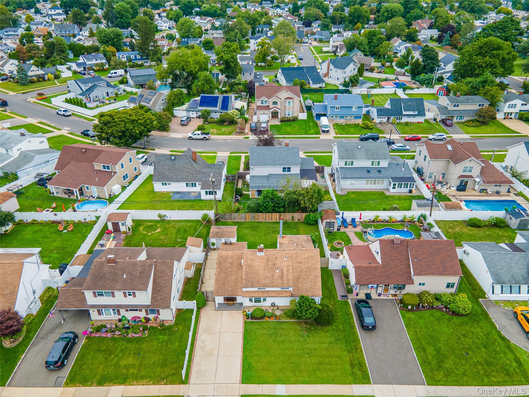 Single Family Lantern Road  Nassau County, NY 11801, MLS-1045710-22