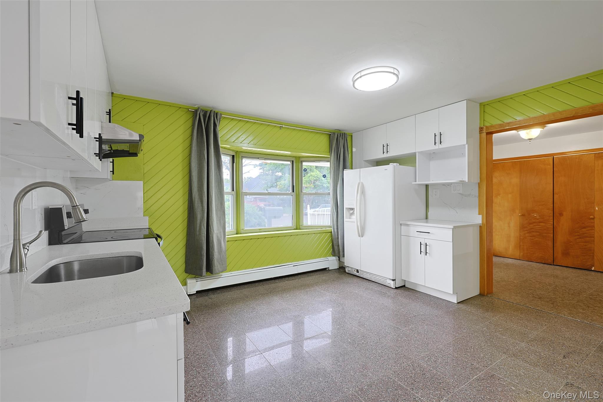 Single Family Lantern Road Nassau County, NY 11801, MLS-1045710-5