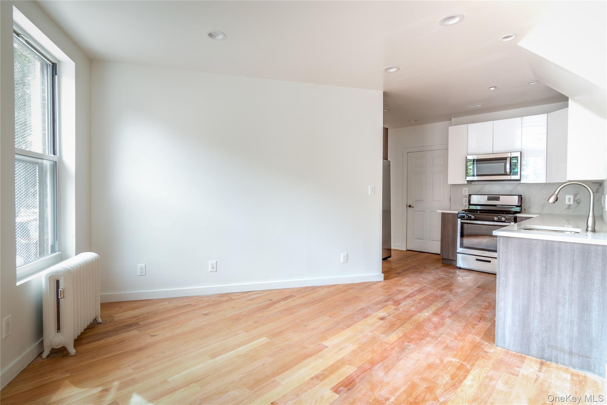 Single Family Teller Avenue Bronx, NY 10457, MLS-1045721-11