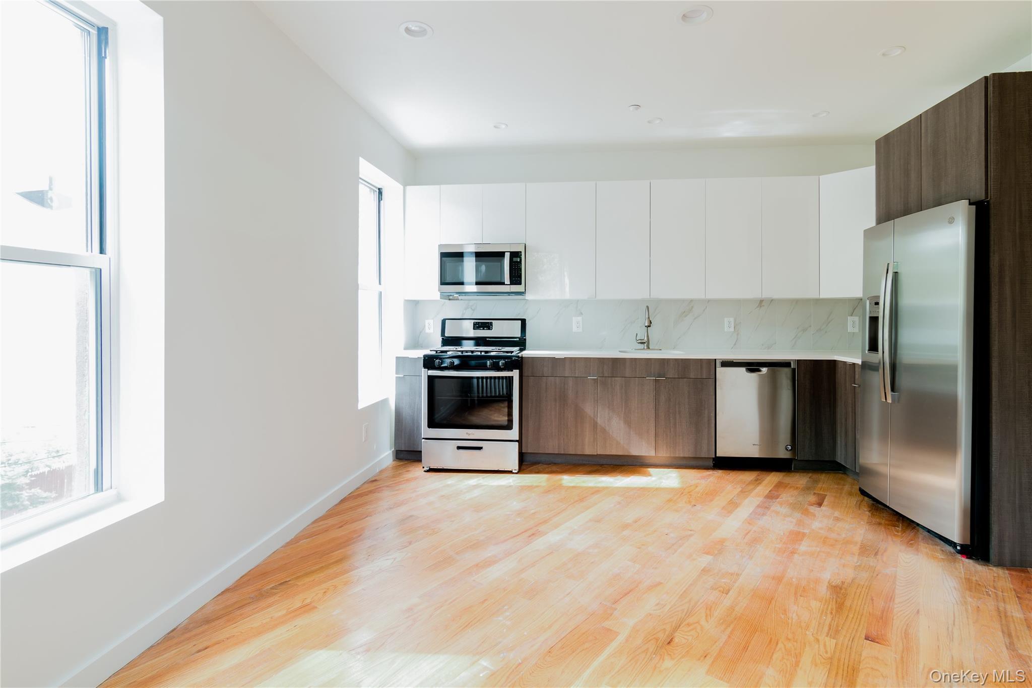 Single Family Teller Avenue Bronx, NY 10457, MLS-1045721-17