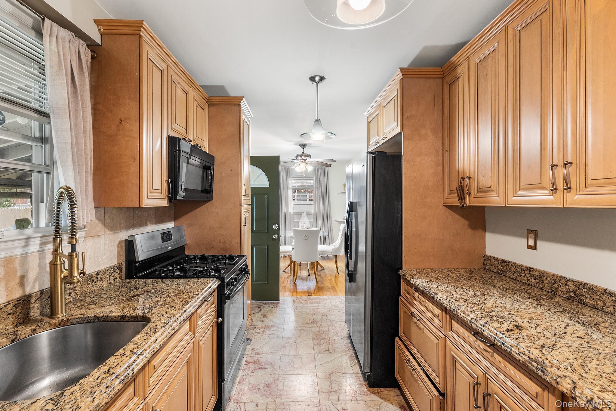 Single Family Charter Court Nassau County, NY 11553, MLS-1045726-10