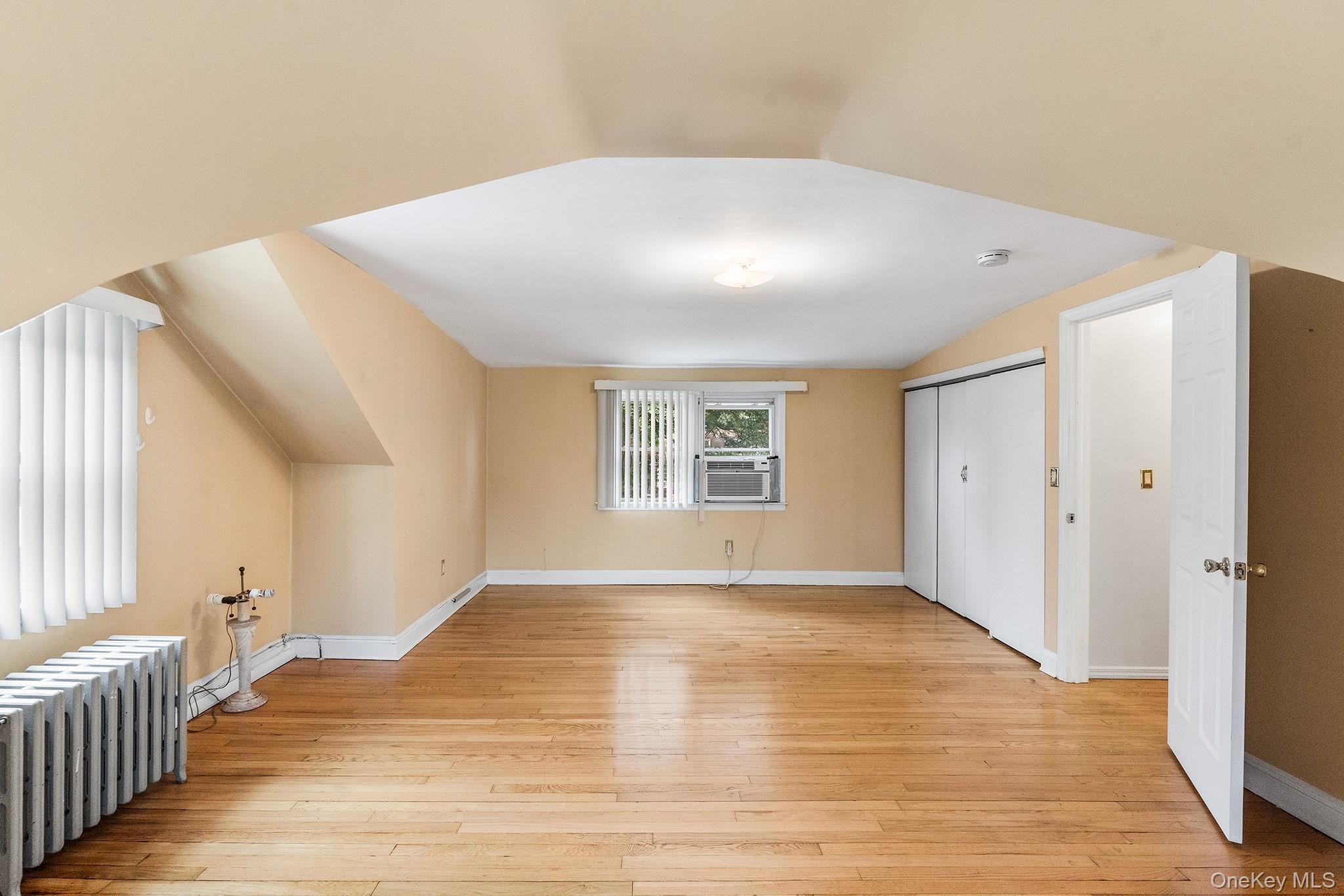 Single Family Charter Court Nassau County, NY 11553, MLS-1045726-23