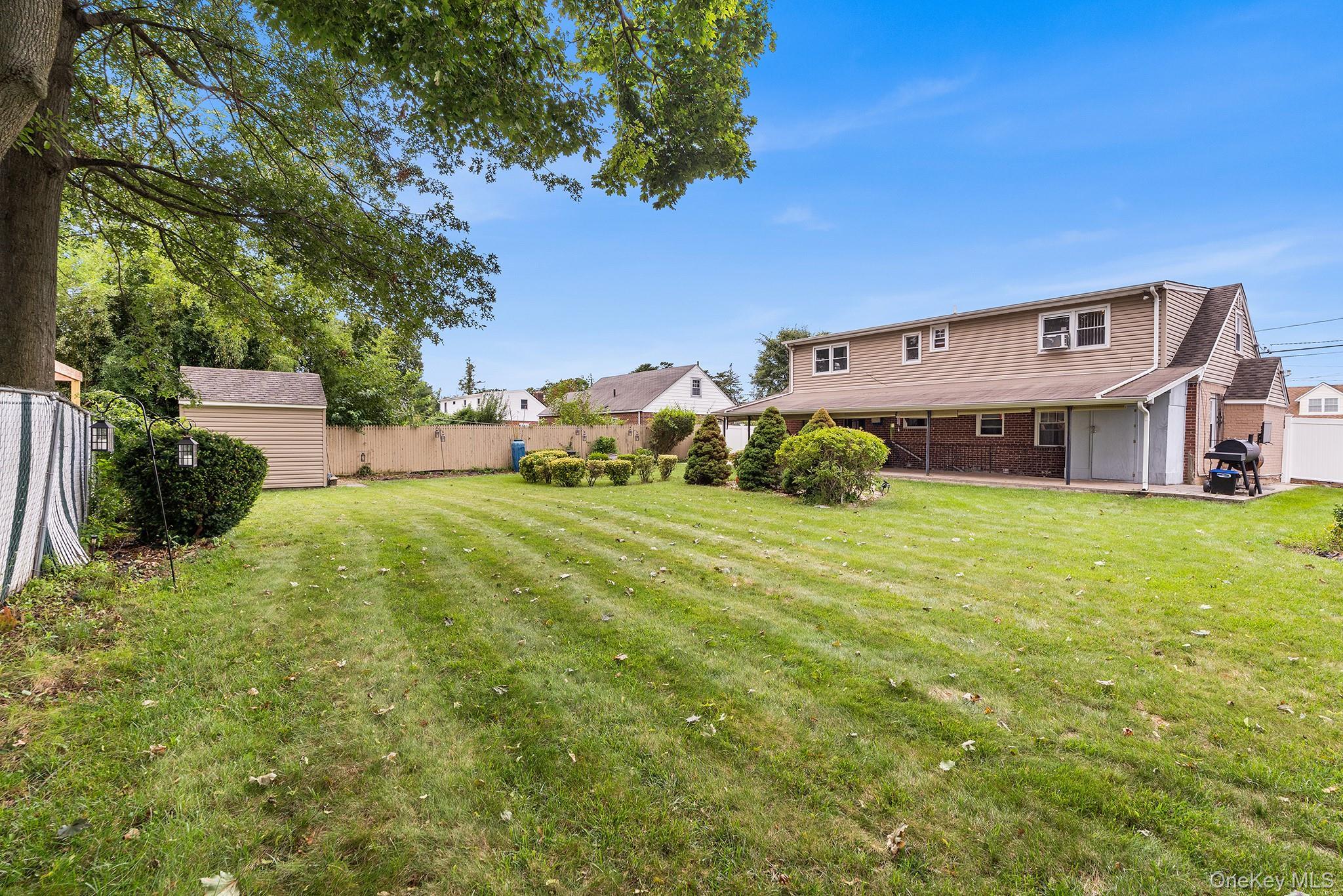 Single Family Charter Court Nassau County, NY 11553, MLS-1045726-40