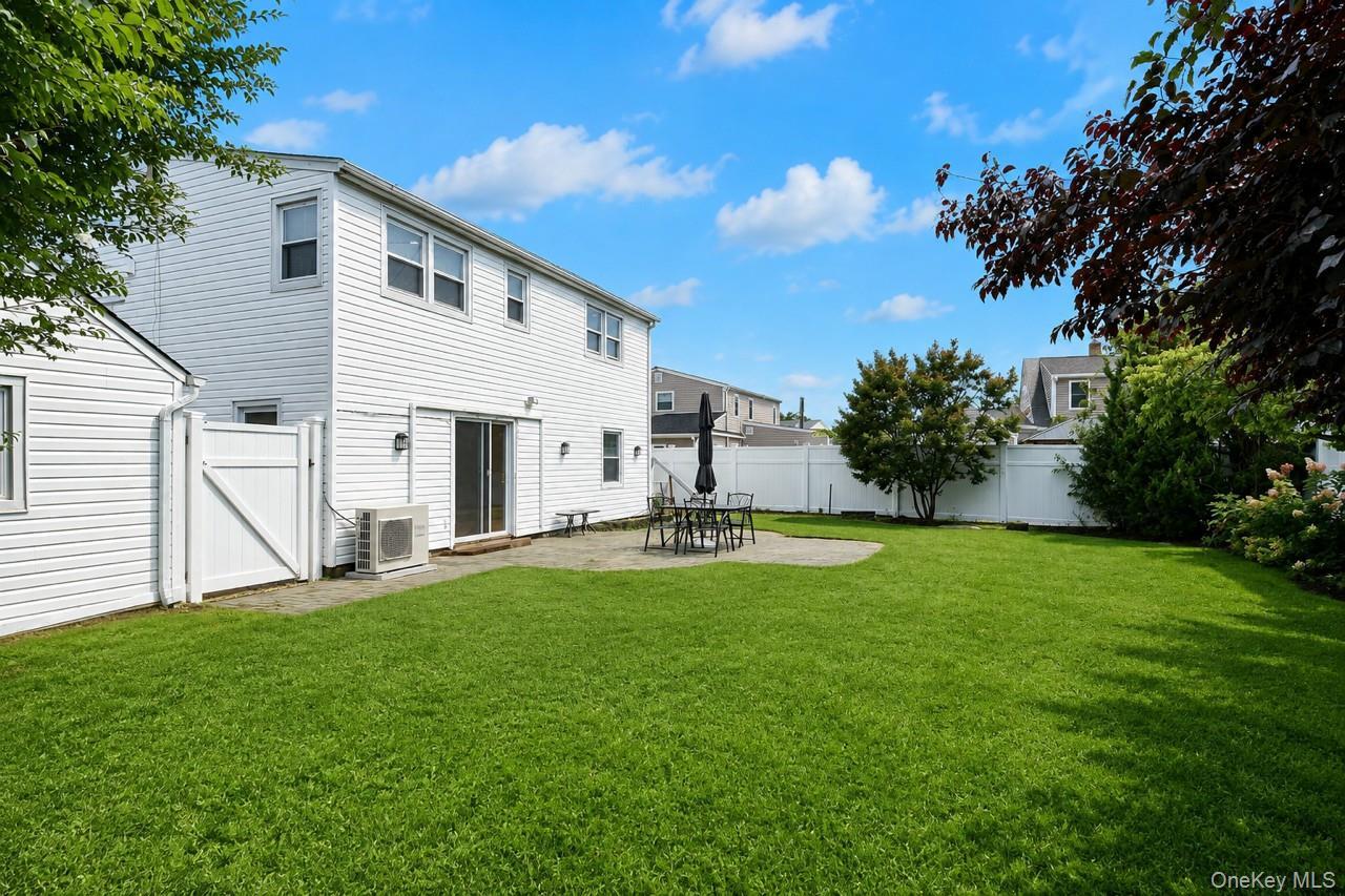 Single Family Swan Lane Nassau County, NY 11756, MLS-1045729-3