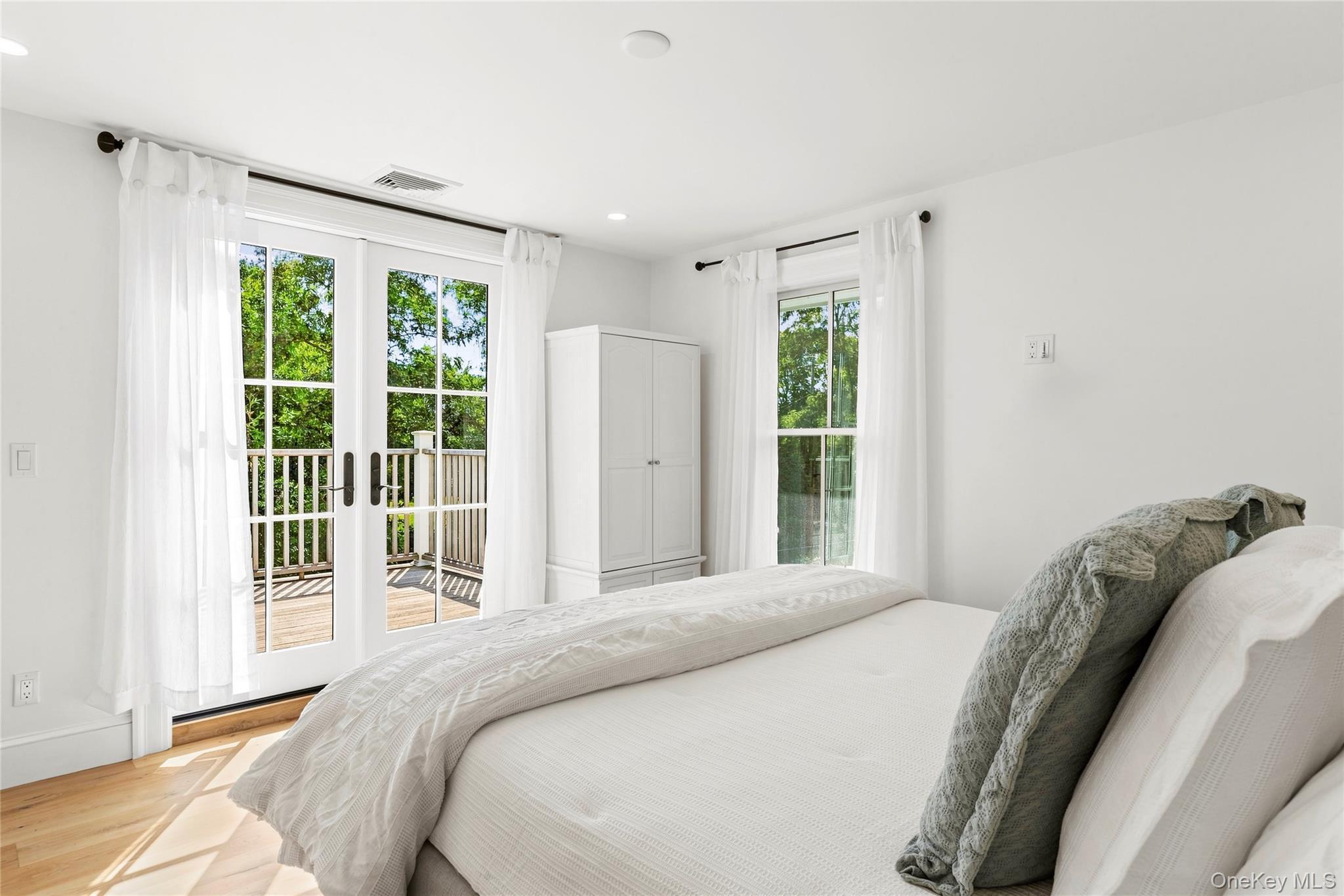 Single Family Shinnecock Road  Suffolk County, NY 11946, MLS-1045737-16