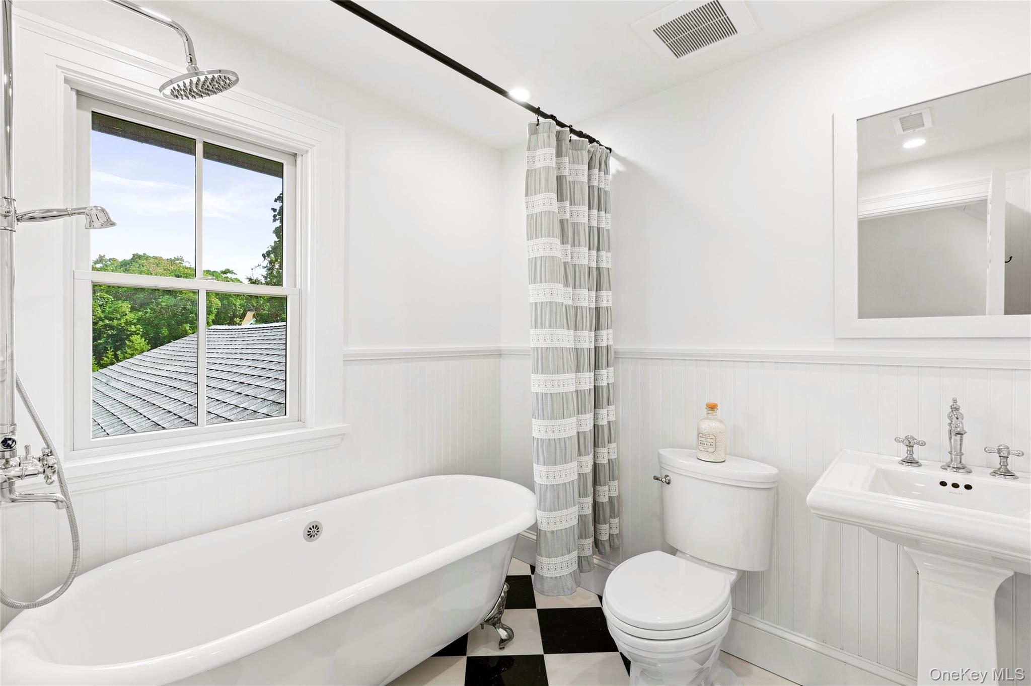 Single Family Shinnecock Road  Suffolk County, NY 11946, MLS-1045737-20
