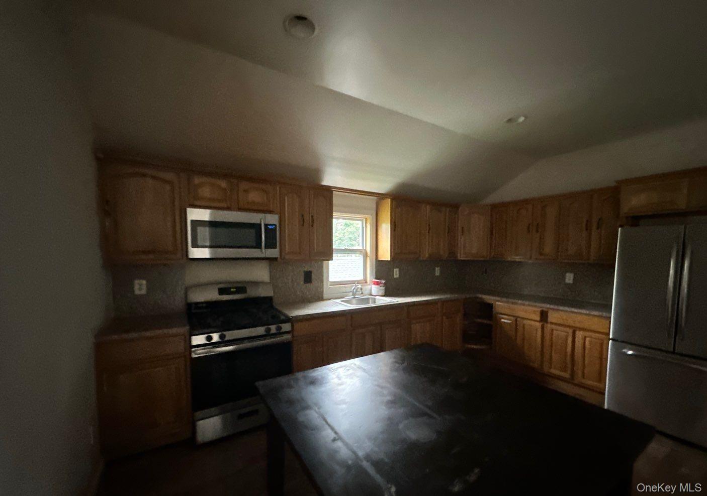 Single Family Oneill Avenue  Suffolk County, NY 11706, MLS-1045756-11
