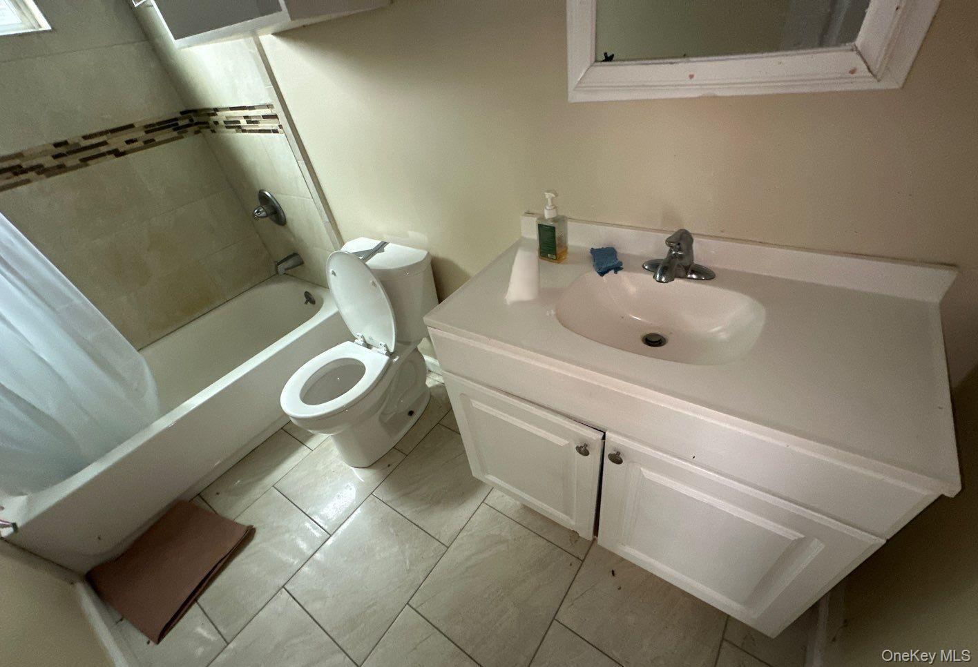 Single Family Oneill Avenue  Suffolk County, NY 11706, MLS-1045756-13