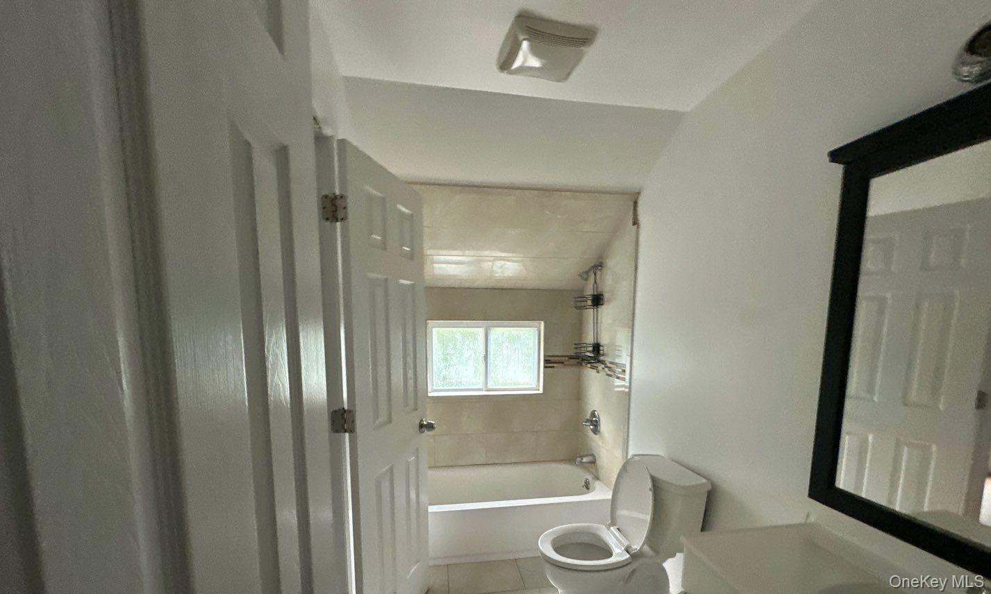 Single Family Oneill Avenue  Suffolk County, NY 11706, MLS-1045756-17