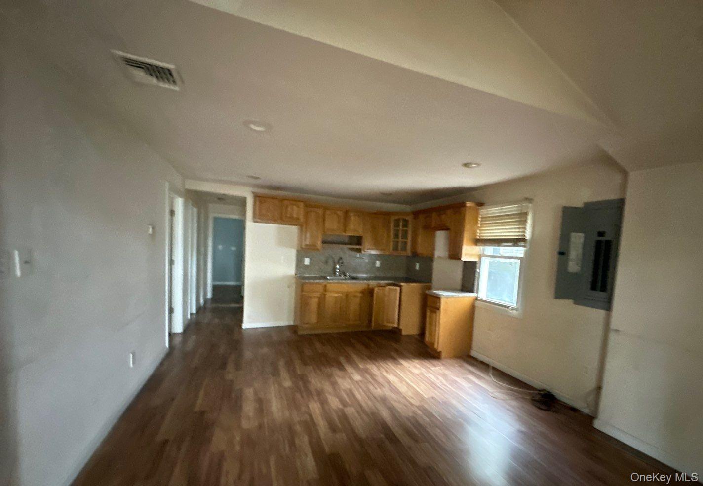 Single Family Oneill Avenue  Suffolk County, NY 11706, MLS-1045756-2