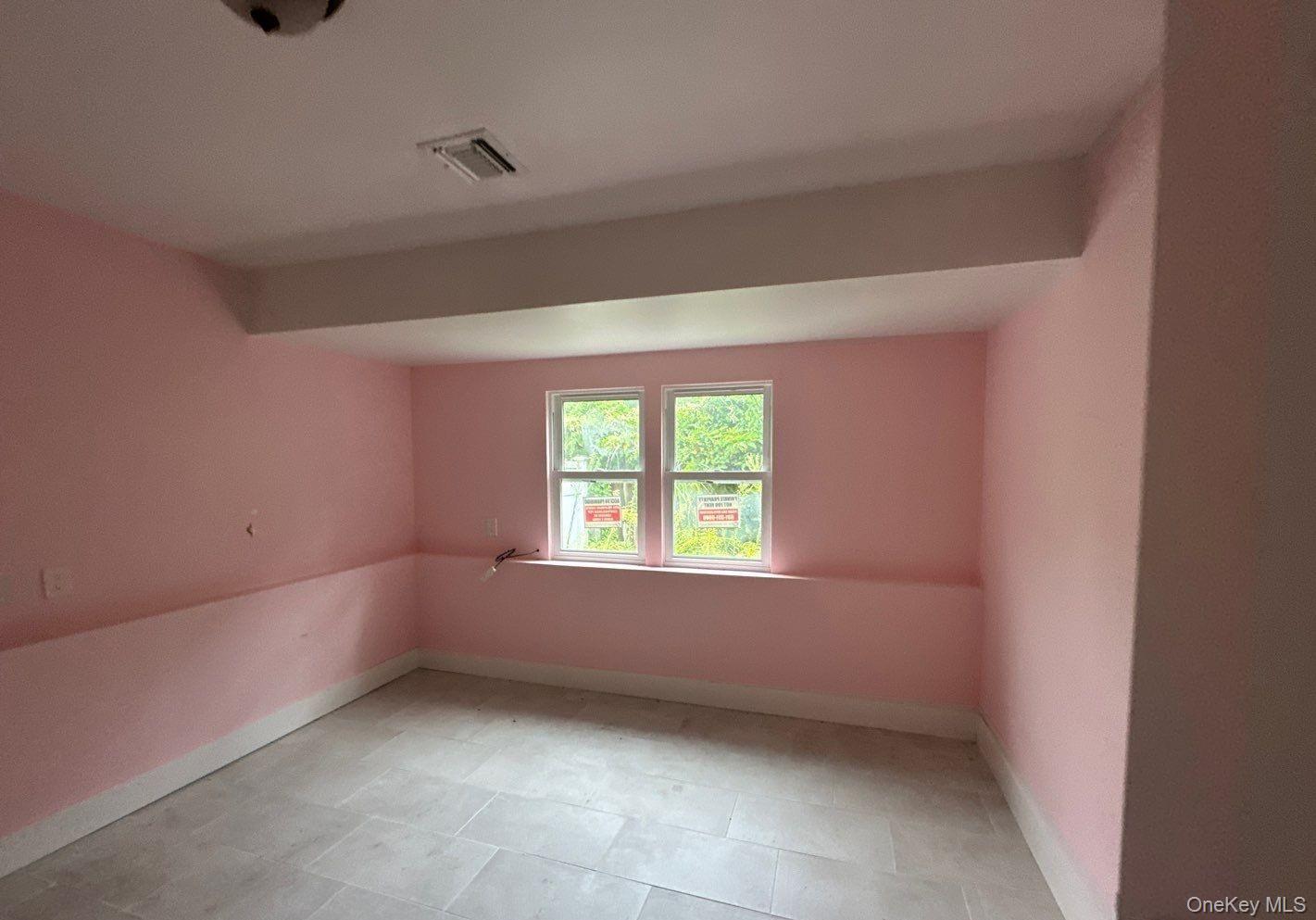 Single Family Oneill Avenue  Suffolk County, NY 11706, MLS-1045756-20