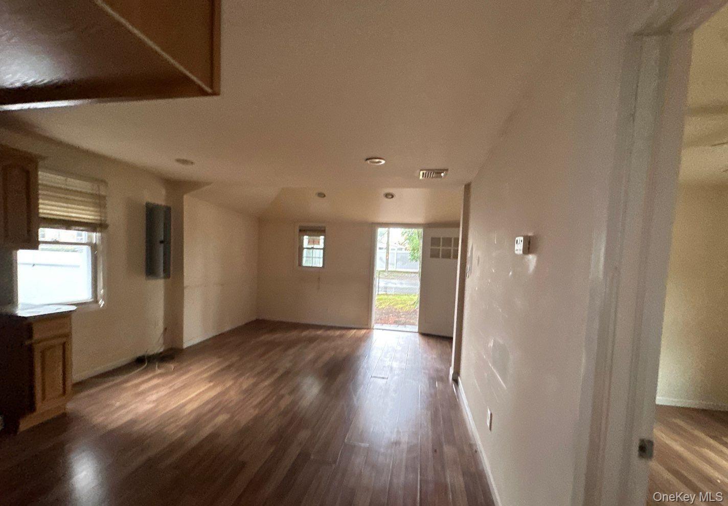 Single Family Oneill Avenue  Suffolk County, NY 11706, MLS-1045756-3
