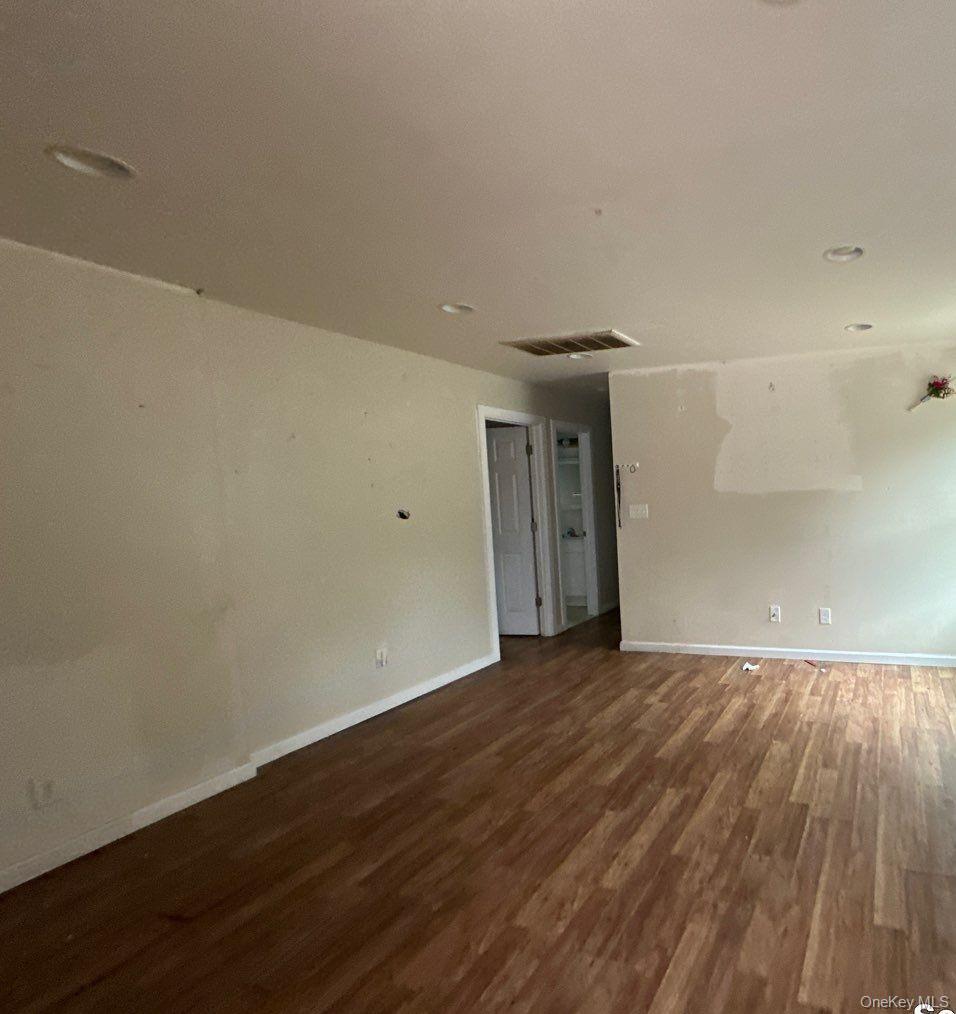 Single Family Oneill Avenue  Suffolk County, NY 11706, MLS-1045756-9