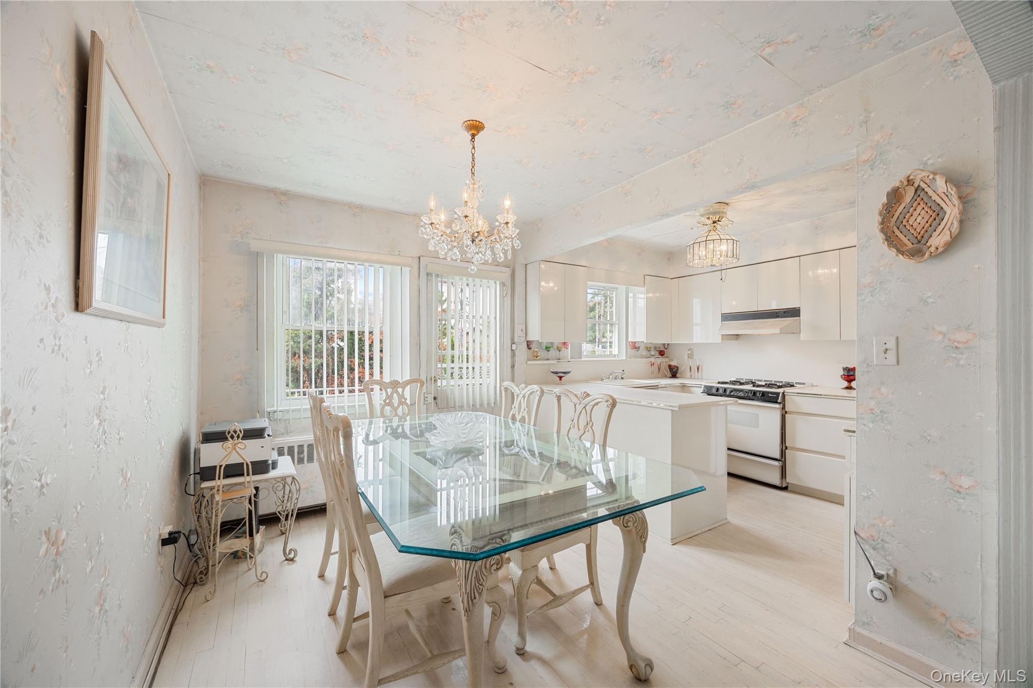 Single Family Hollywood Avenue  Bronx, NY 10465, MLS-1045765-12