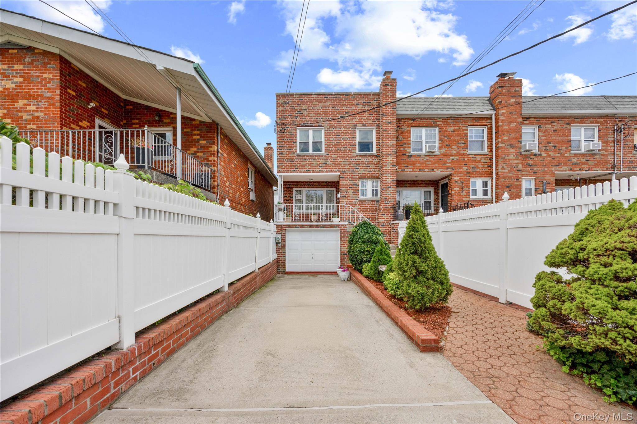 Single Family Hollywood Avenue  Bronx, NY 10465, MLS-1045765-2