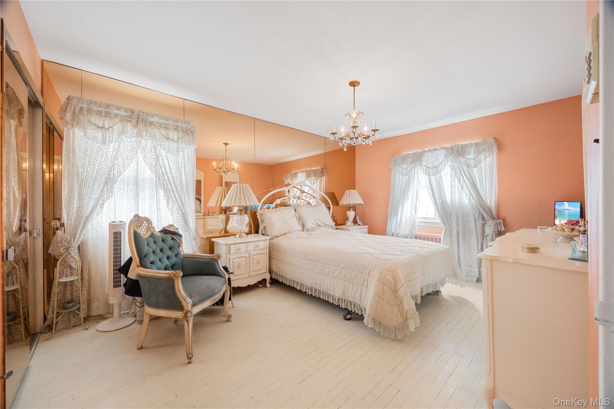 Single Family Hollywood Avenue  Bronx, NY 10465, MLS-1045765-20