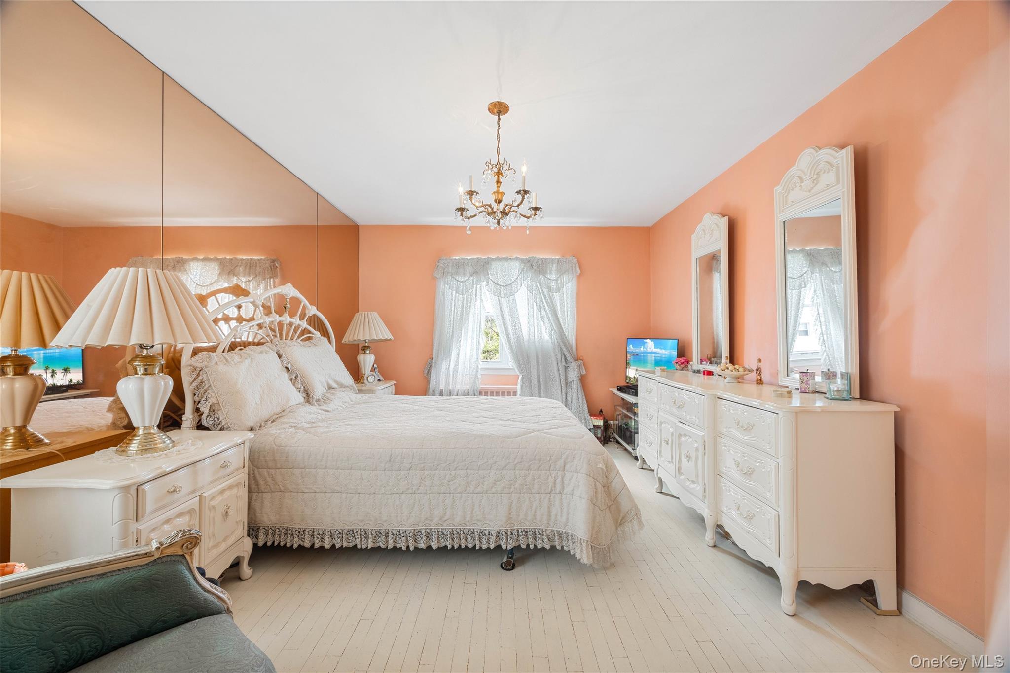 Single Family Hollywood Avenue  Bronx, NY 10465, MLS-1045765-21