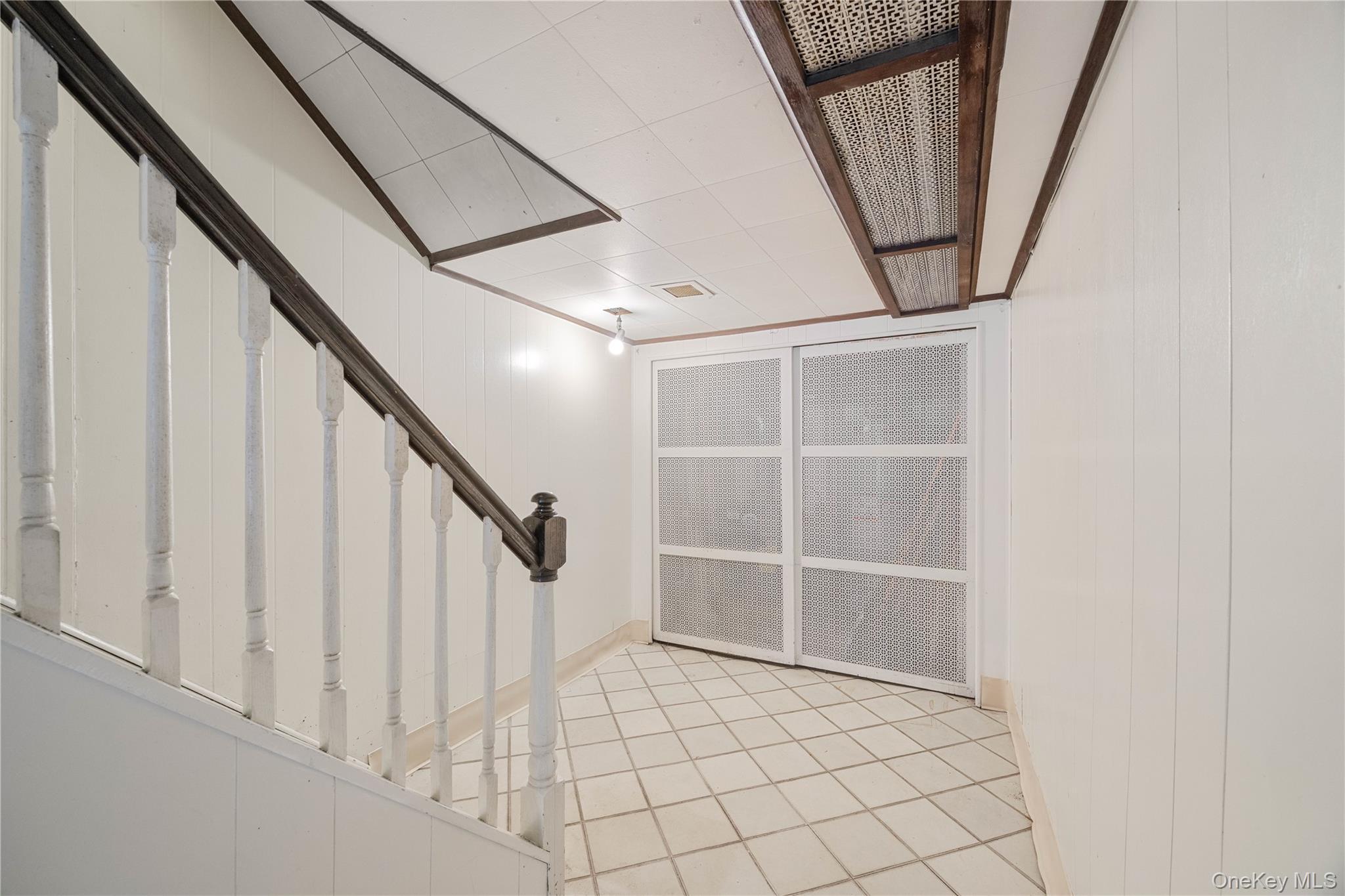 Single Family Hollywood Avenue  Bronx, NY 10465, MLS-1045765-31