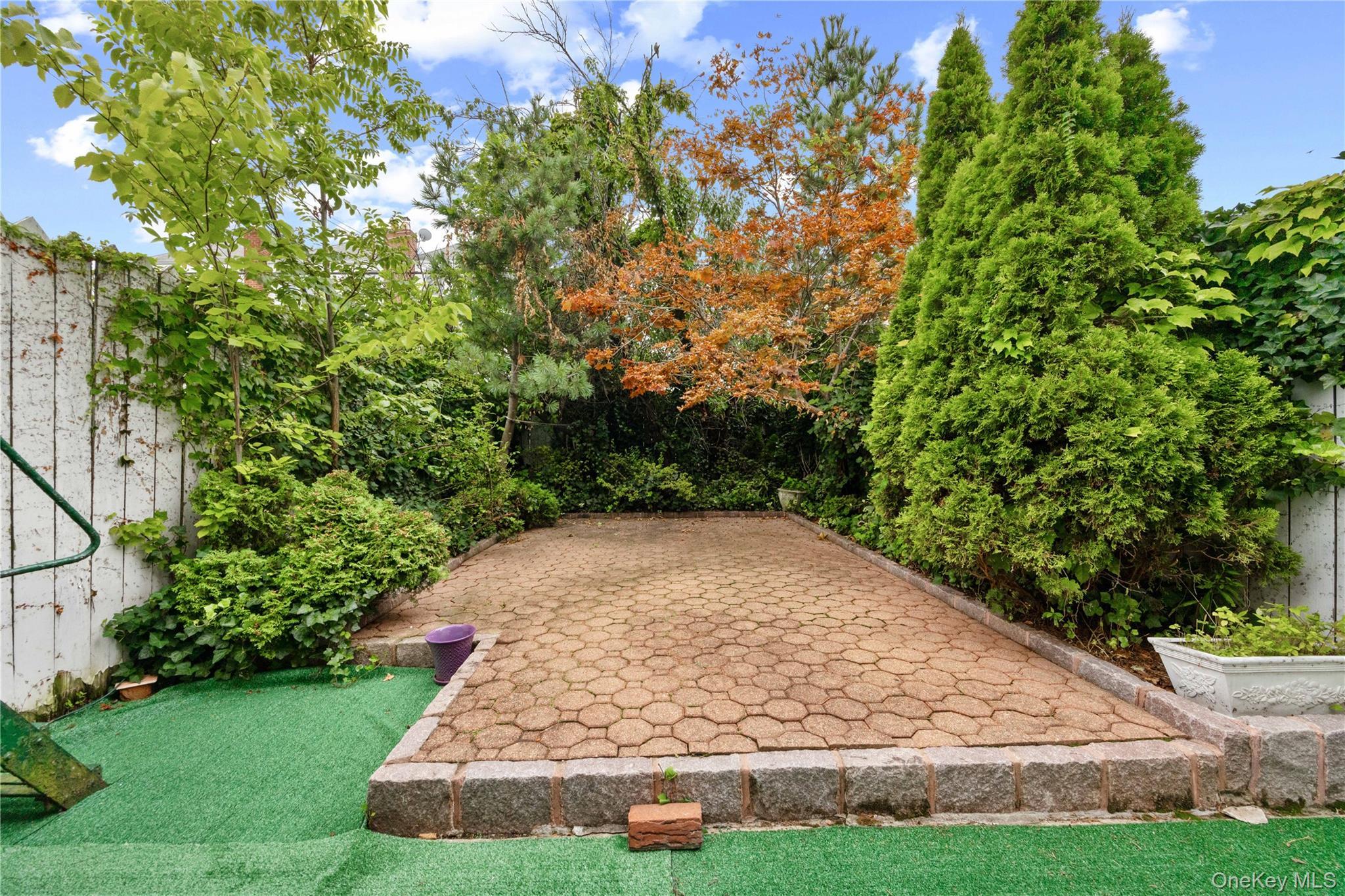 Single Family Hollywood Avenue  Bronx, NY 10465, MLS-1045765-35